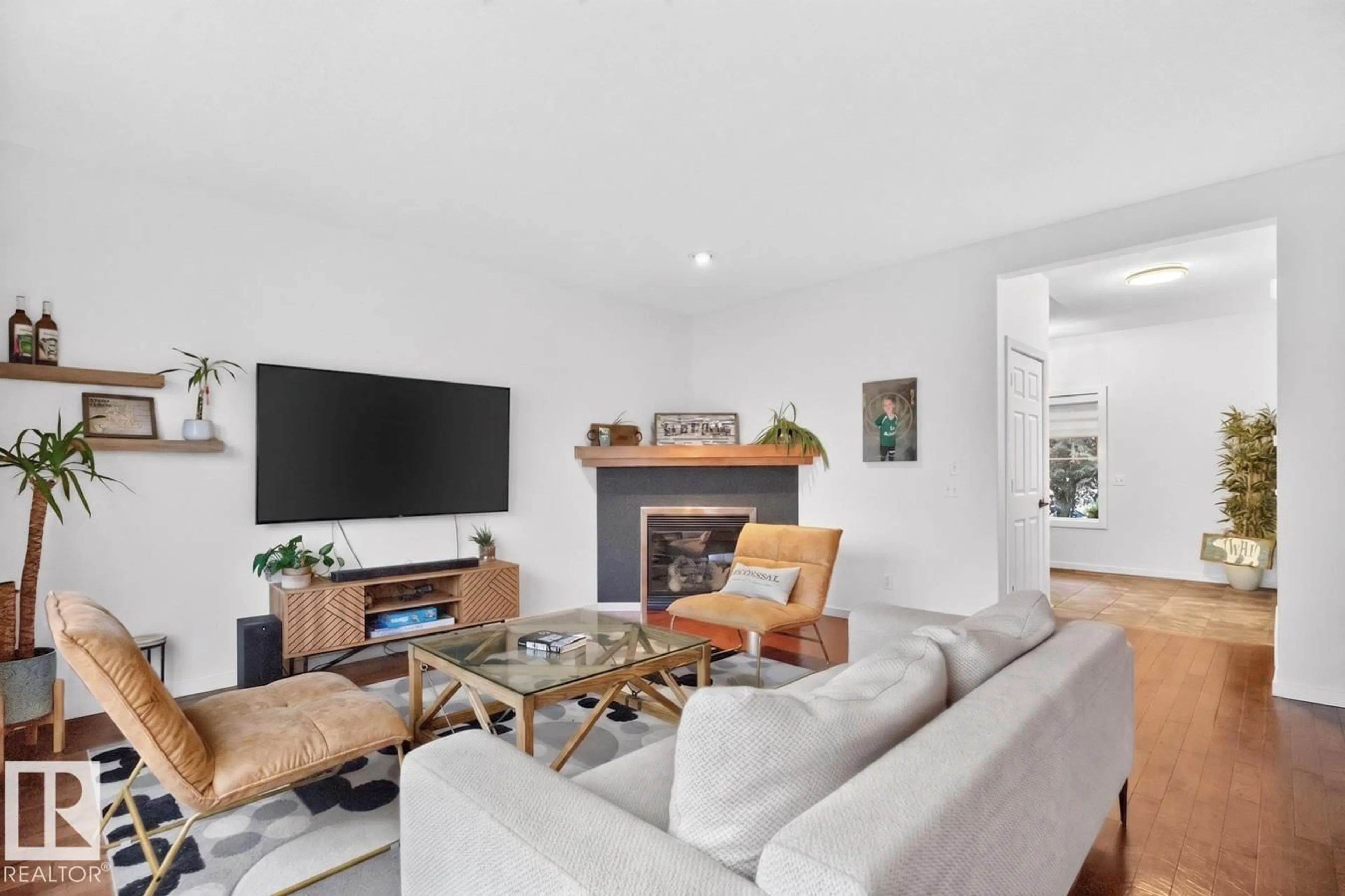Living room with furniture, unknown for 82 CARLYLE CR, Sherwood Park Alberta T8H2T8
