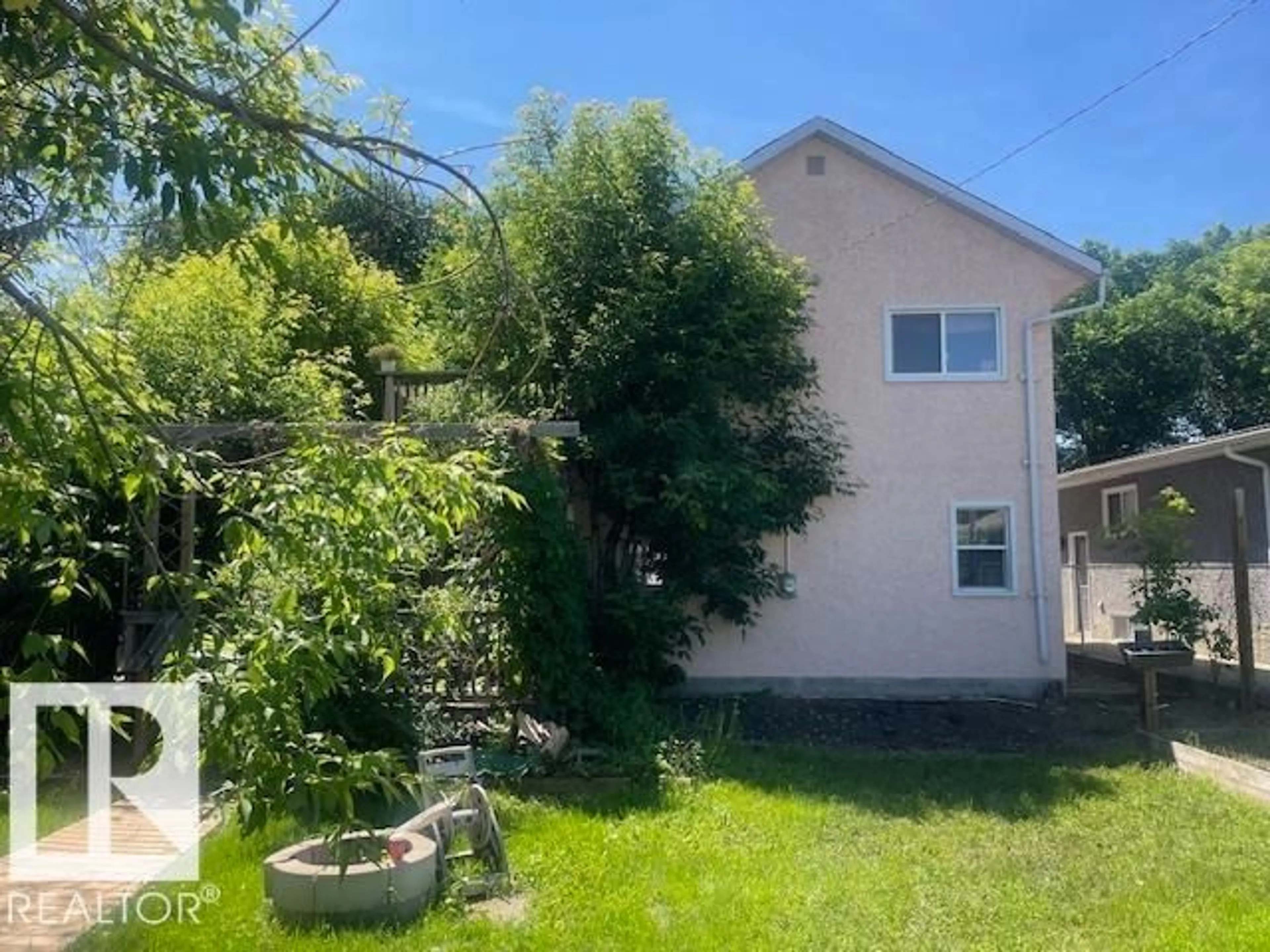 Unknown for 10113 88 ST, Edmonton Alberta T5H1N9