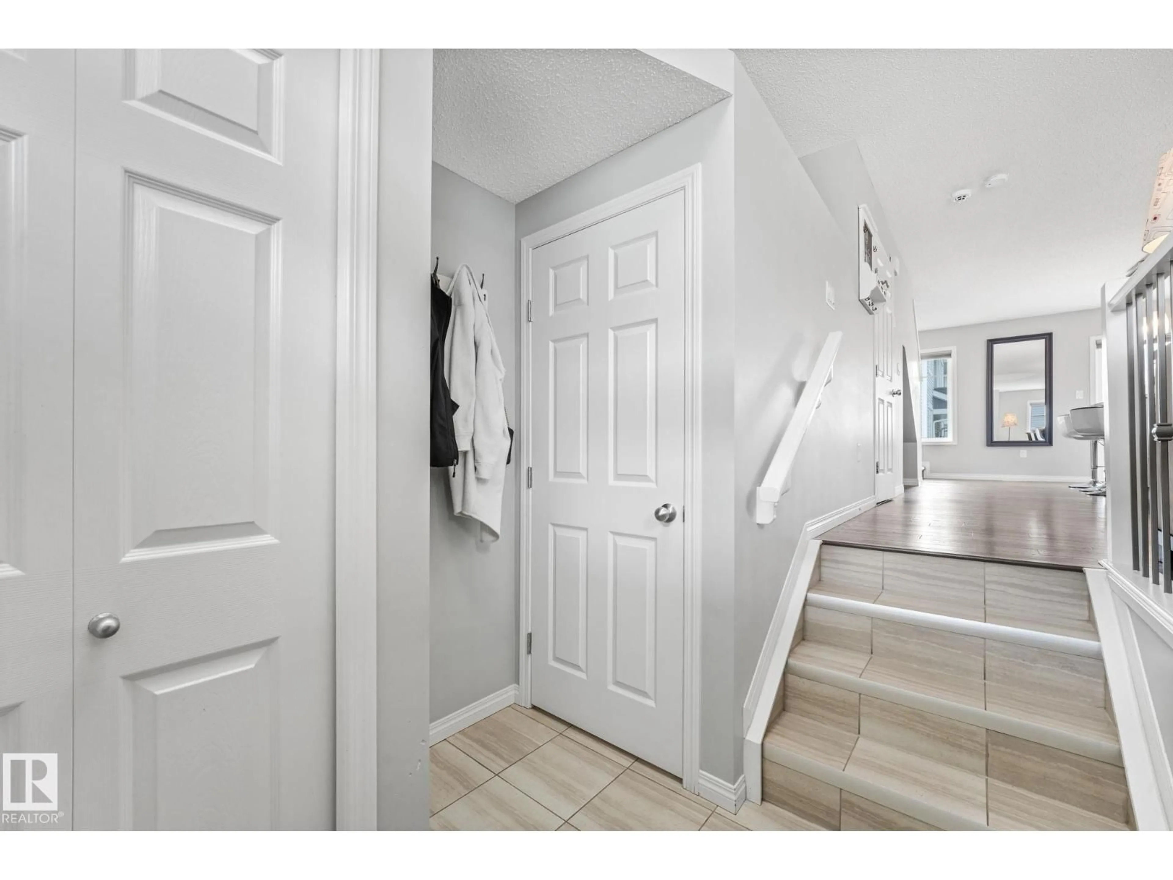 Indoor entryway for #109 - 2905 141 ST, Edmonton Alberta T6W3M4