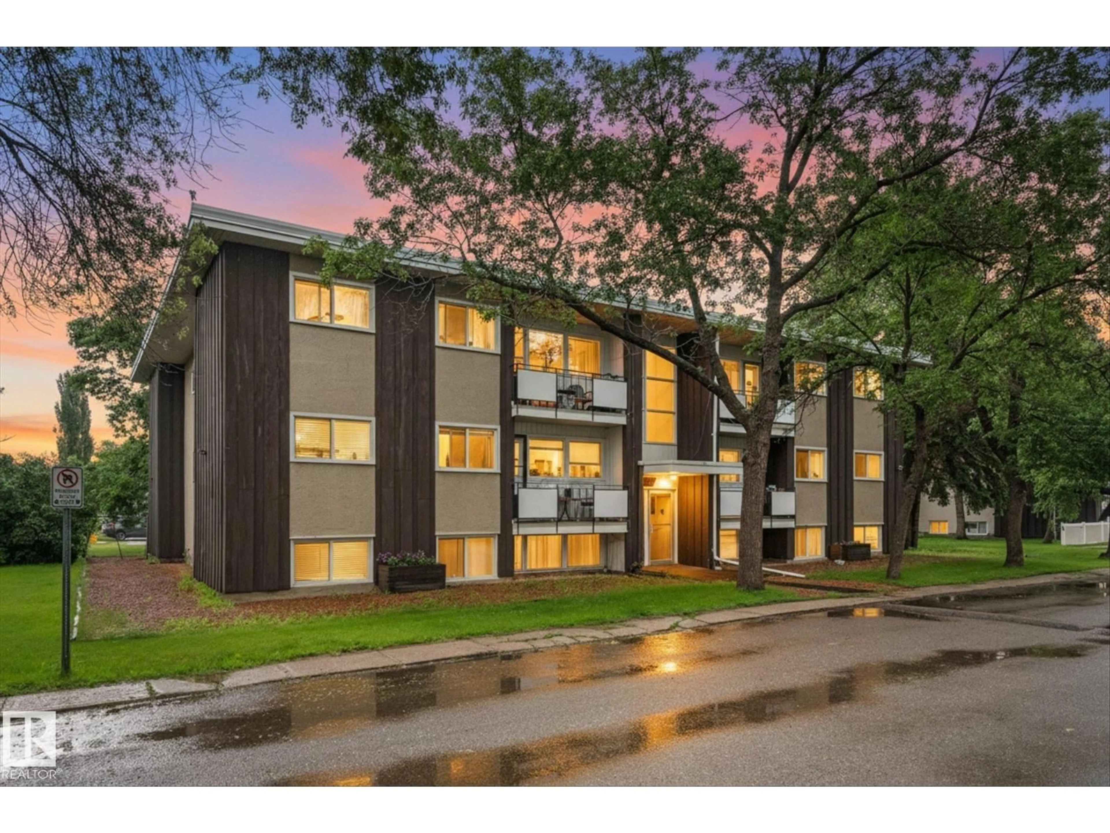 Home with brick exterior material, unknown for #9 - 5635 105 ST, Edmonton Alberta T6H2N2