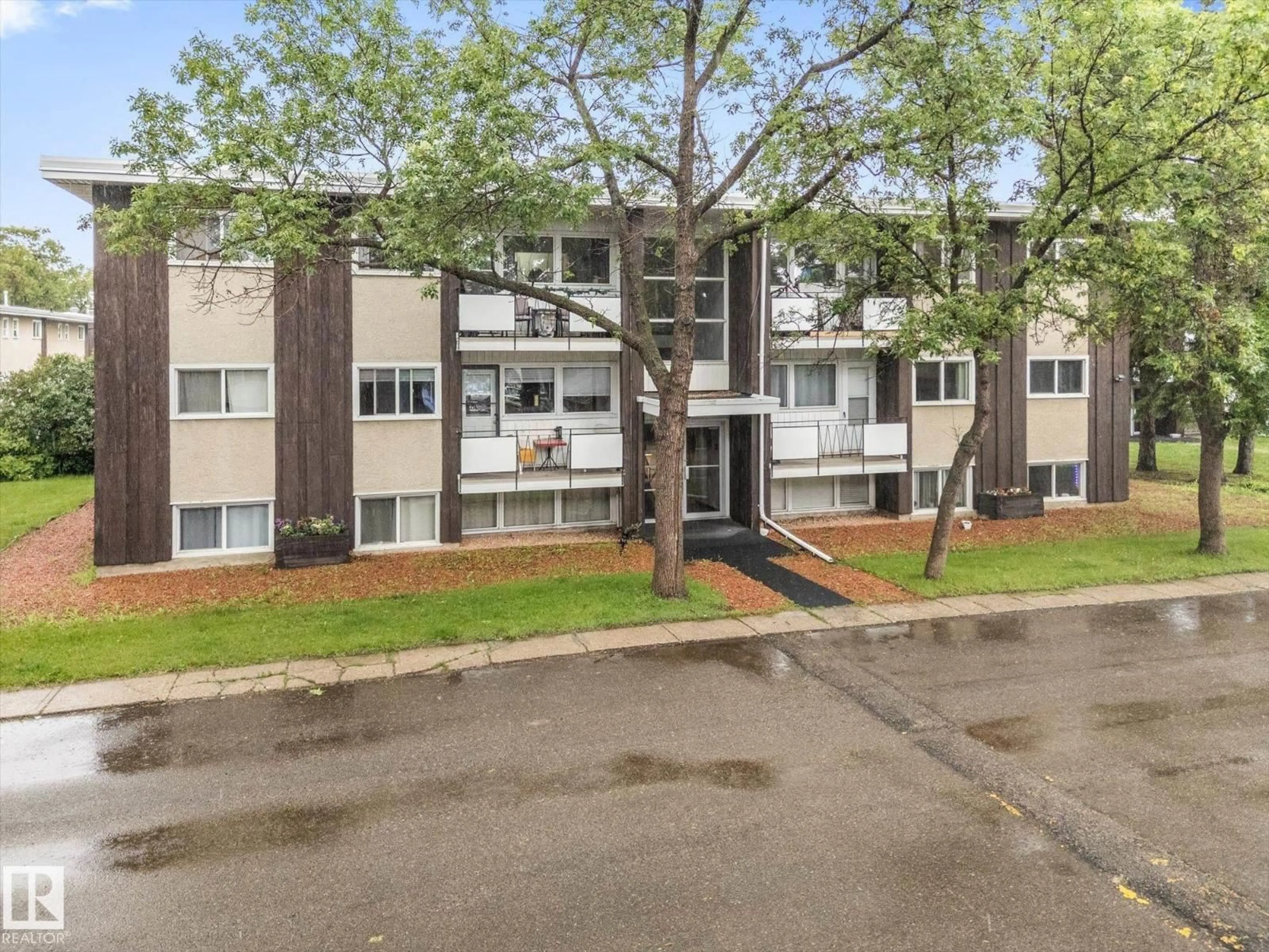 Unknown for #9 - 5635 105 ST, Edmonton Alberta T6H2N2