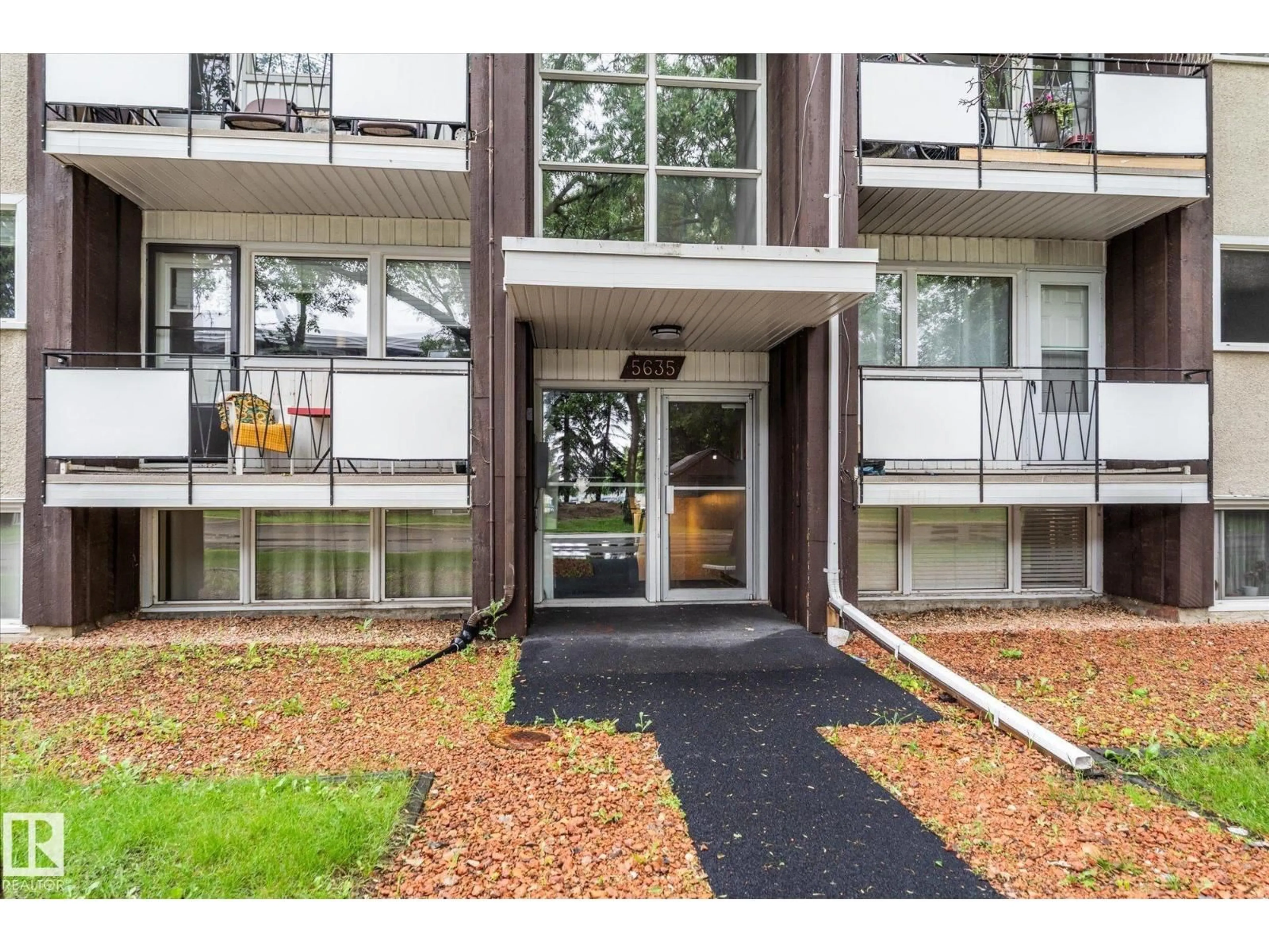 Unknown for #9 - 5635 105 ST, Edmonton Alberta T6H2N2