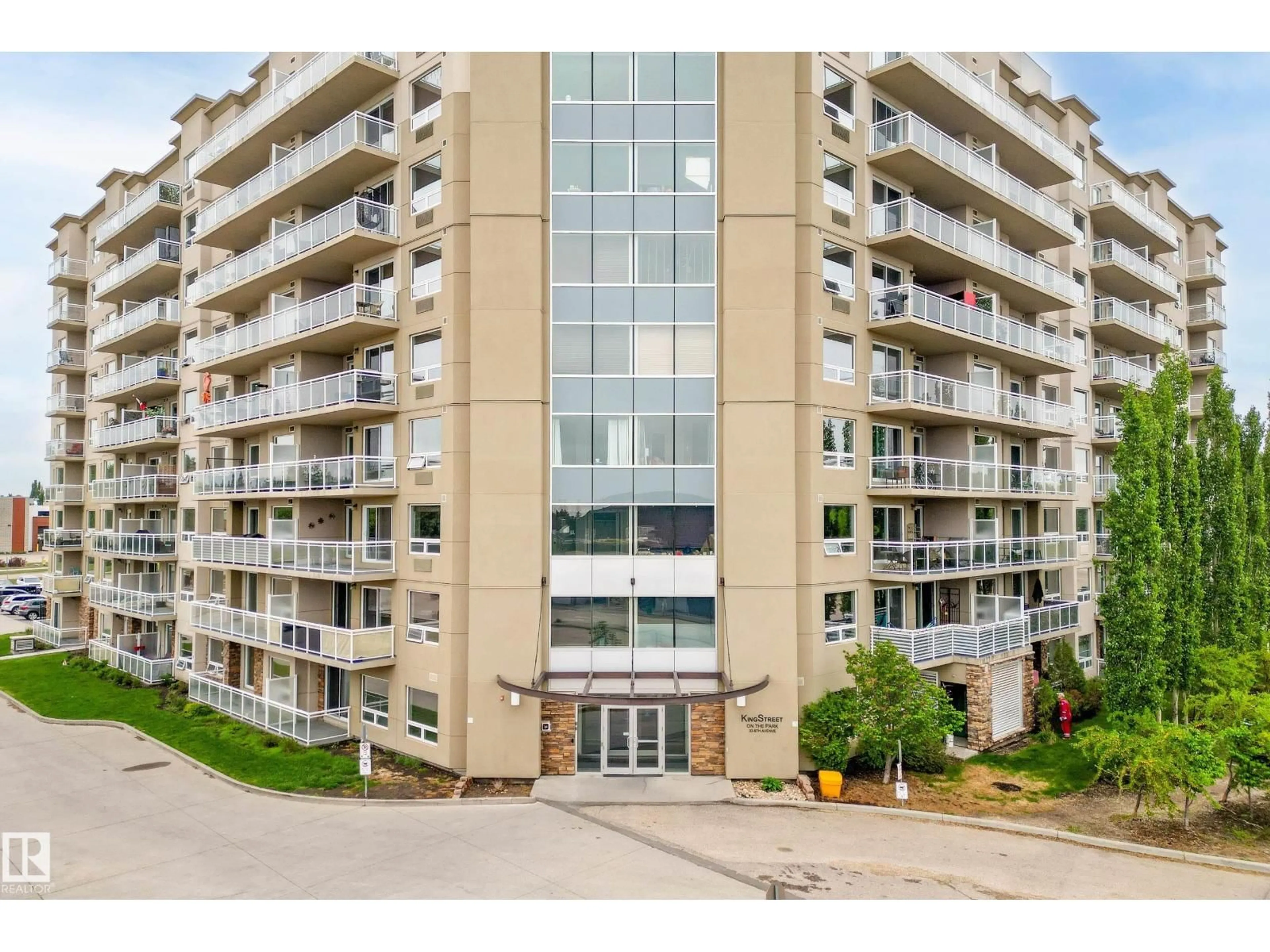 A pic from outside/outdoor area/front of a property/back of a property/a pic from drone, building for 33 - 612 FIFTH AV, Spruce Grove Alberta T7X2C5