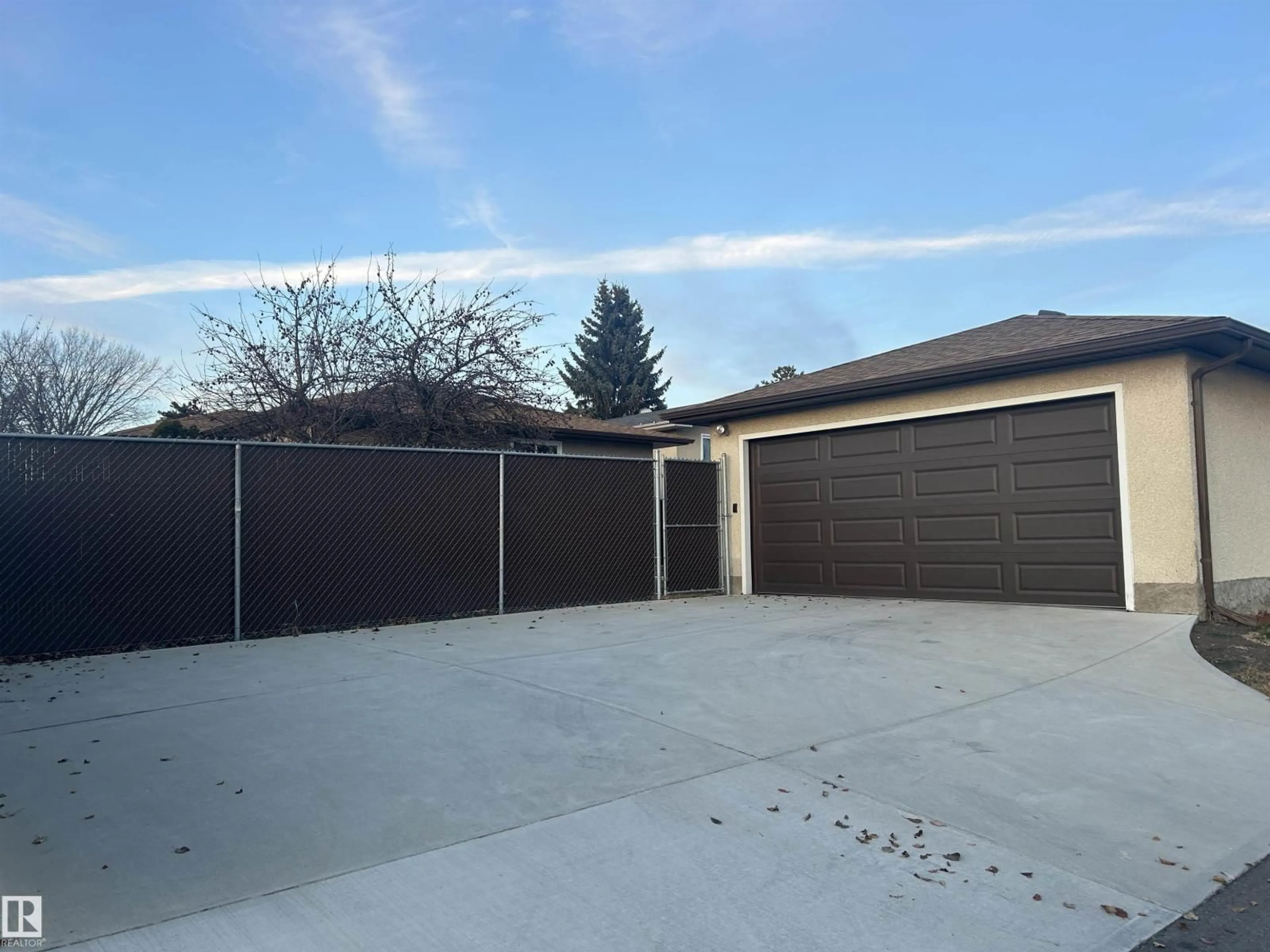 A pic from outside/outdoor area/front of a property/back of a property/a pic from drone, street for 14911 77 ST, Edmonton Alberta T5C1E9