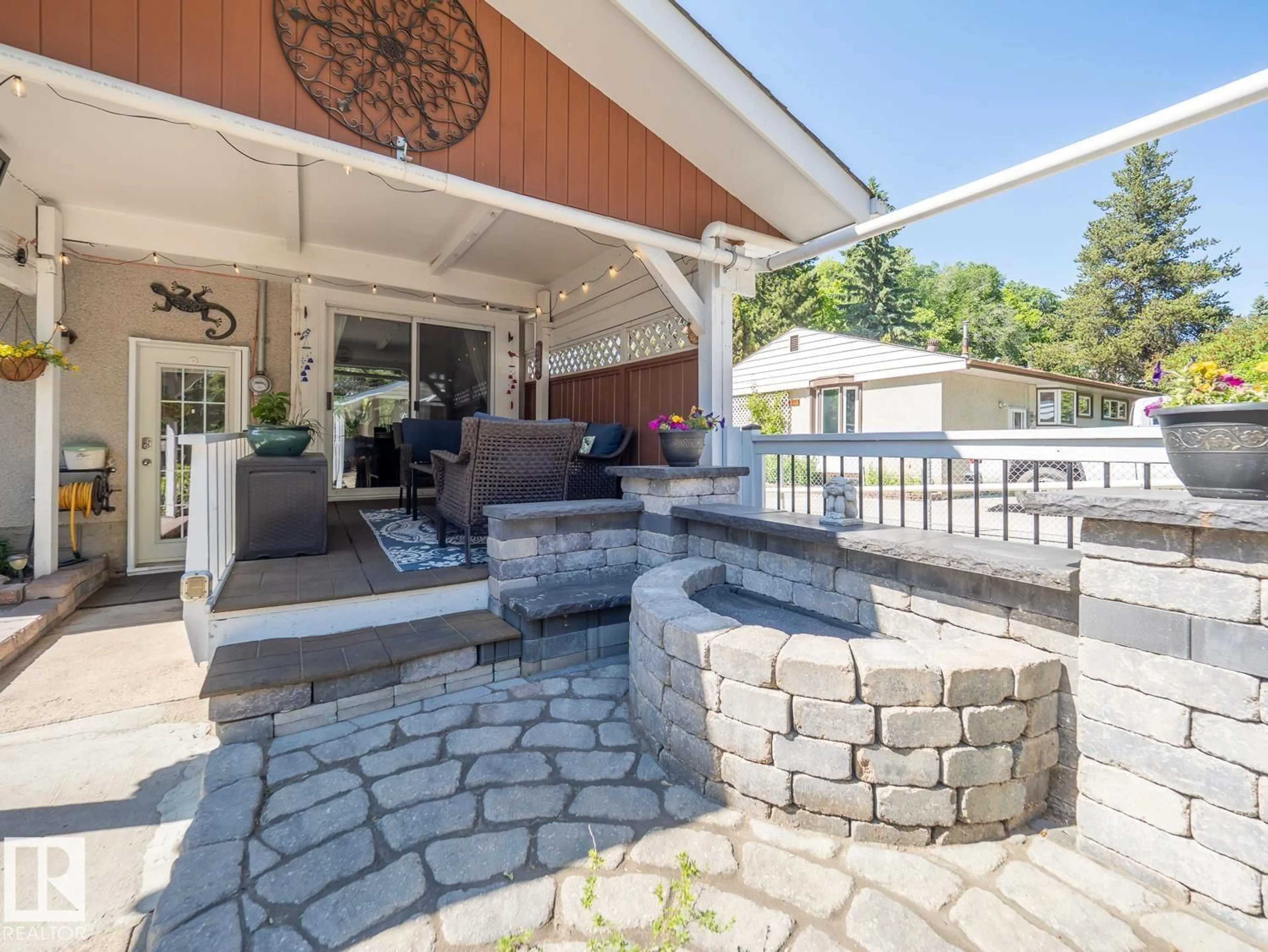 Patio, street for 37 SUNNYSIDE CR, St. Albert Alberta T8N0J4