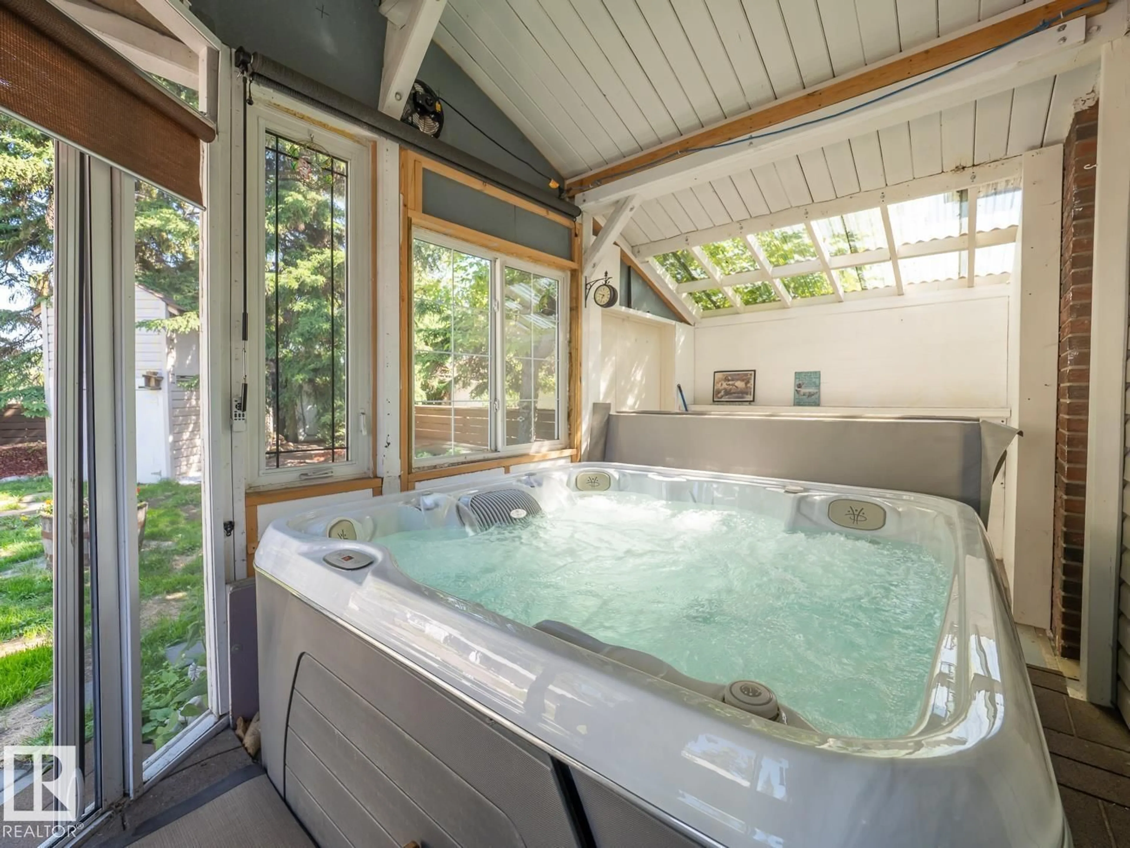 Contemporary bathroom, unknown for 37 SUNNYSIDE CR, St. Albert Alberta T8N0J4