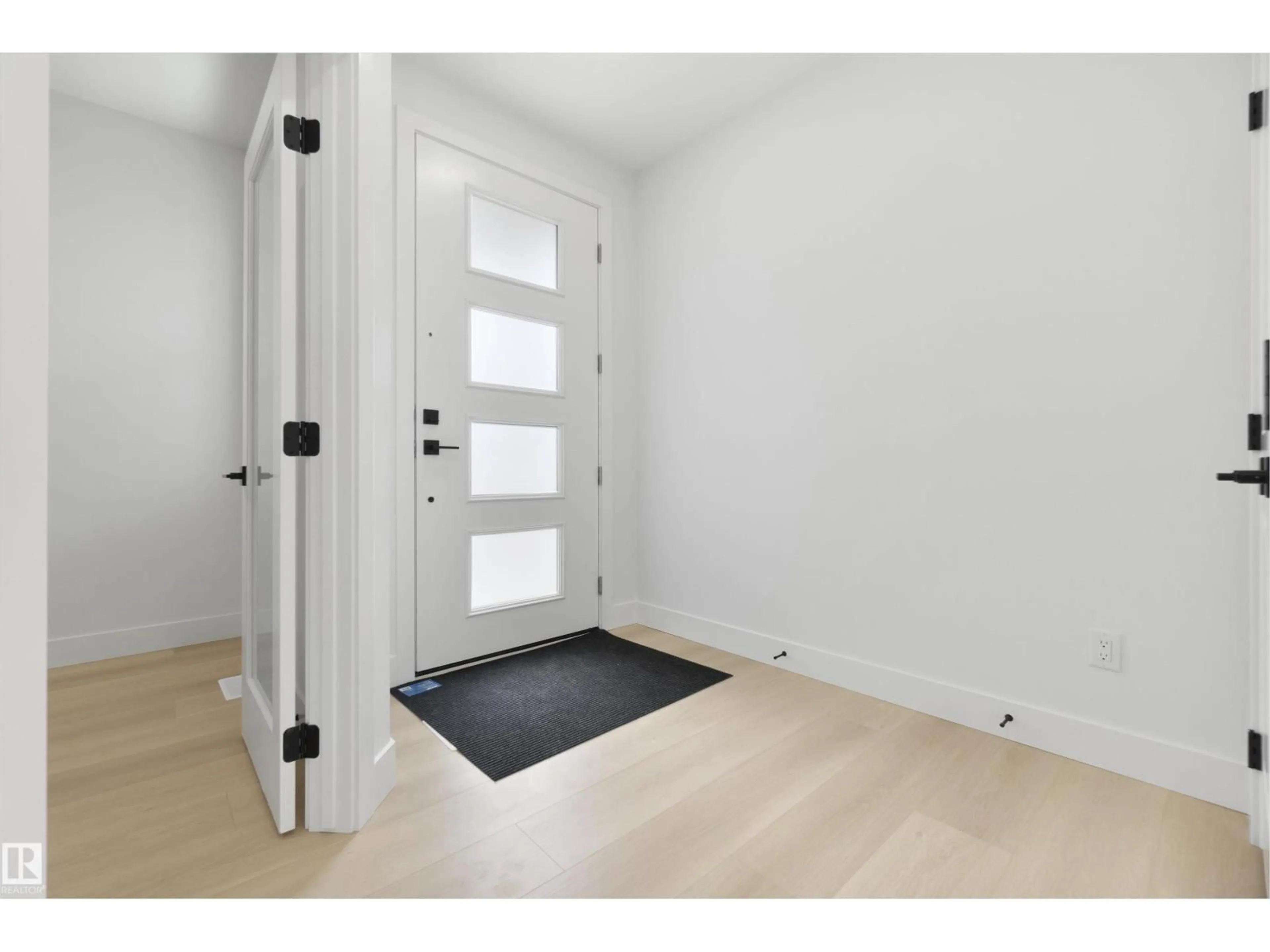 Indoor entryway for 235 CRYSTAL CREEK DR, Leduc Alberta T9E0X6