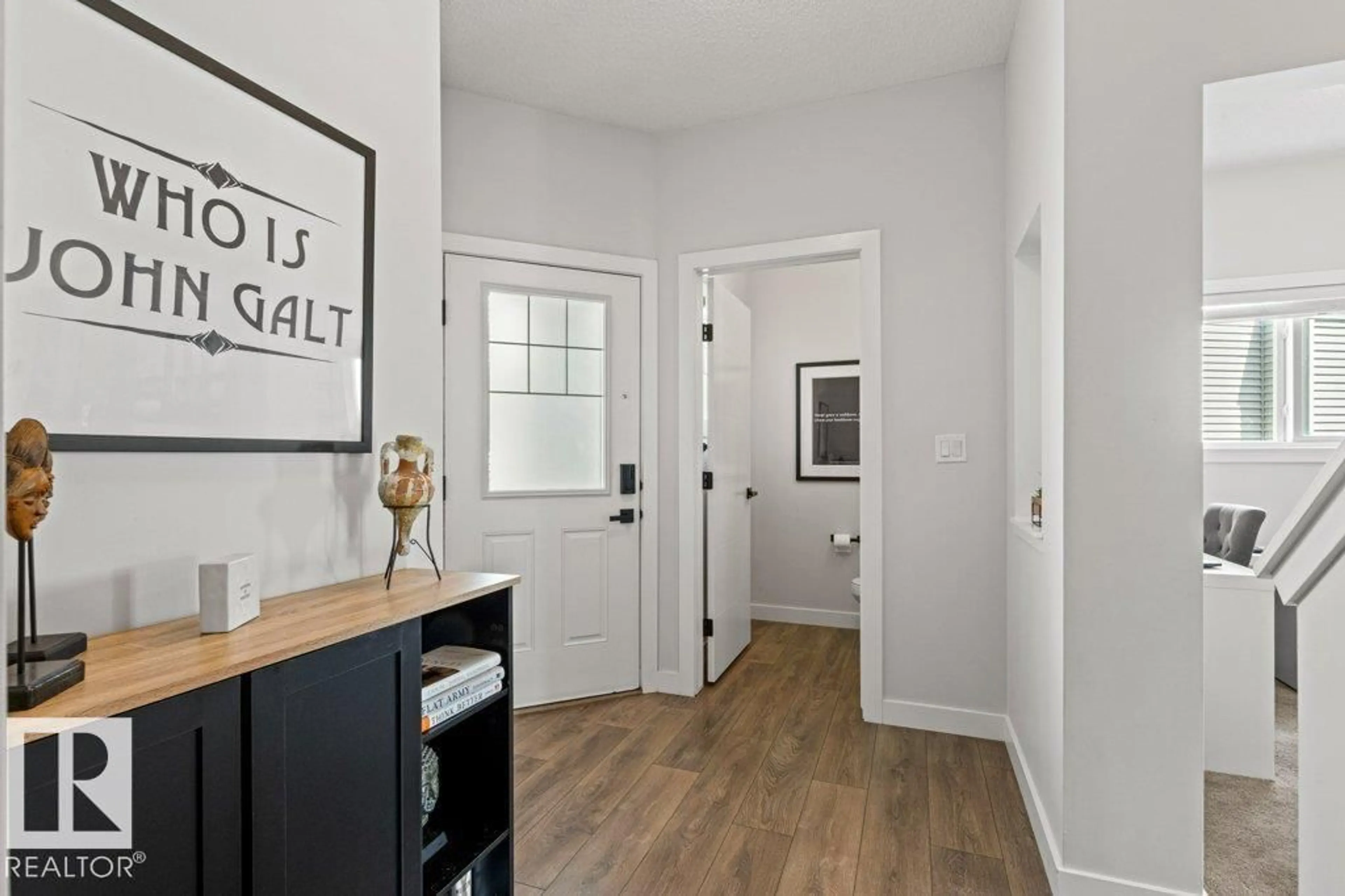 Indoor entryway for 8023 EVANS CR, Edmonton Alberta T6M0T7