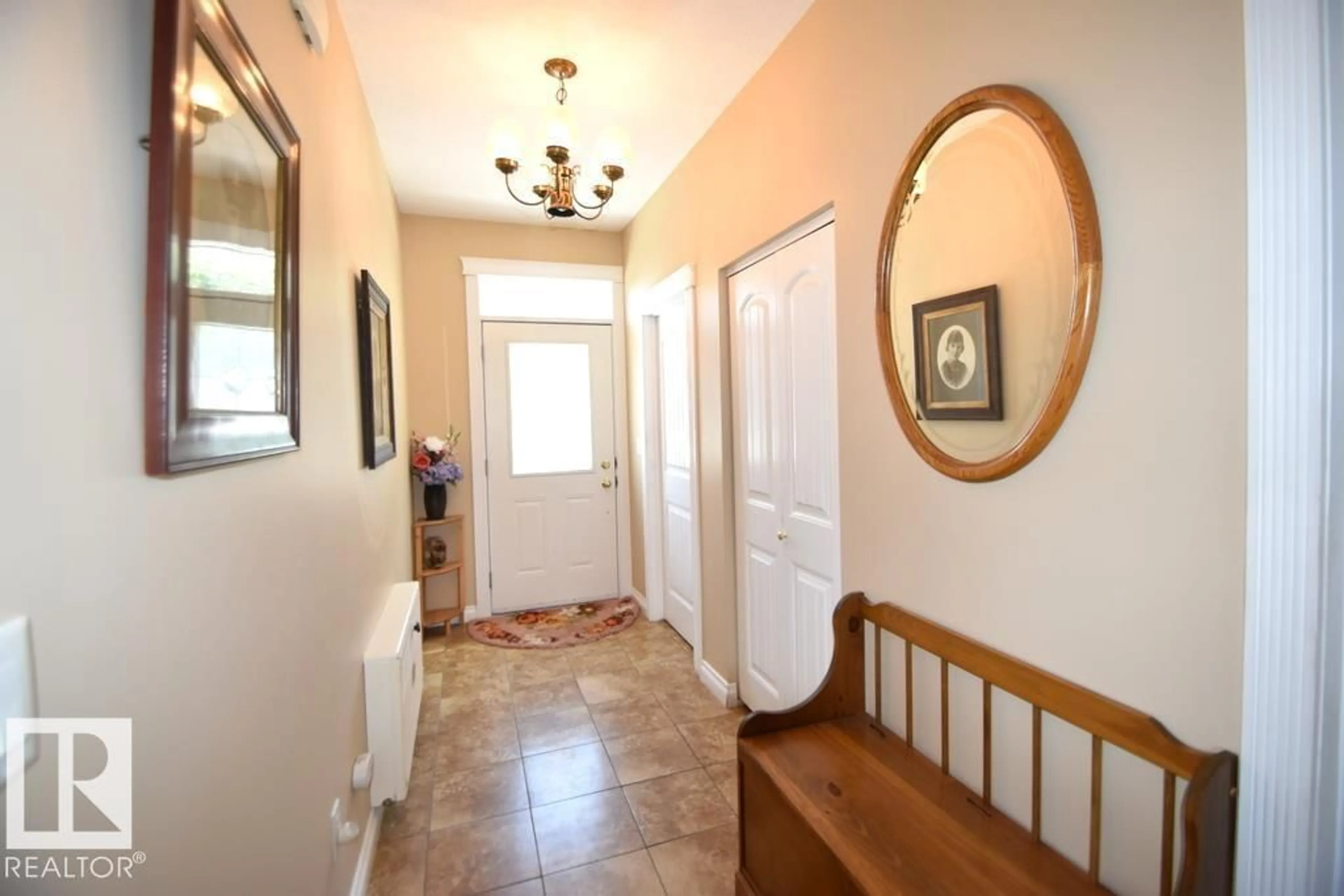 Indoor entryway for 16040B TWP RD 682, Rural Lac La Biche County Alberta T0A2T0