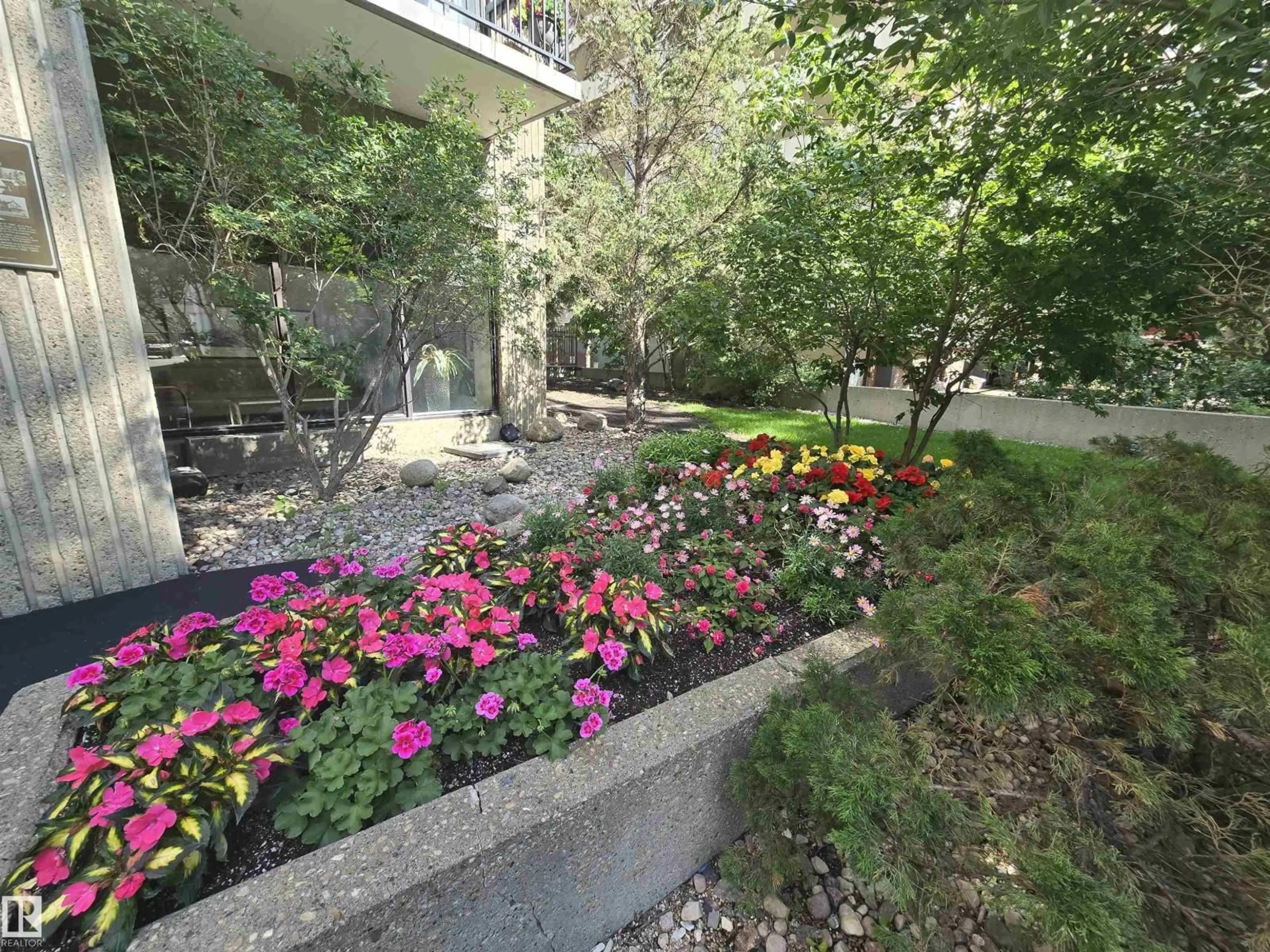 Patio, unknown for 1204 9921 104 ST NW, Edmonton Alberta T5K2K3