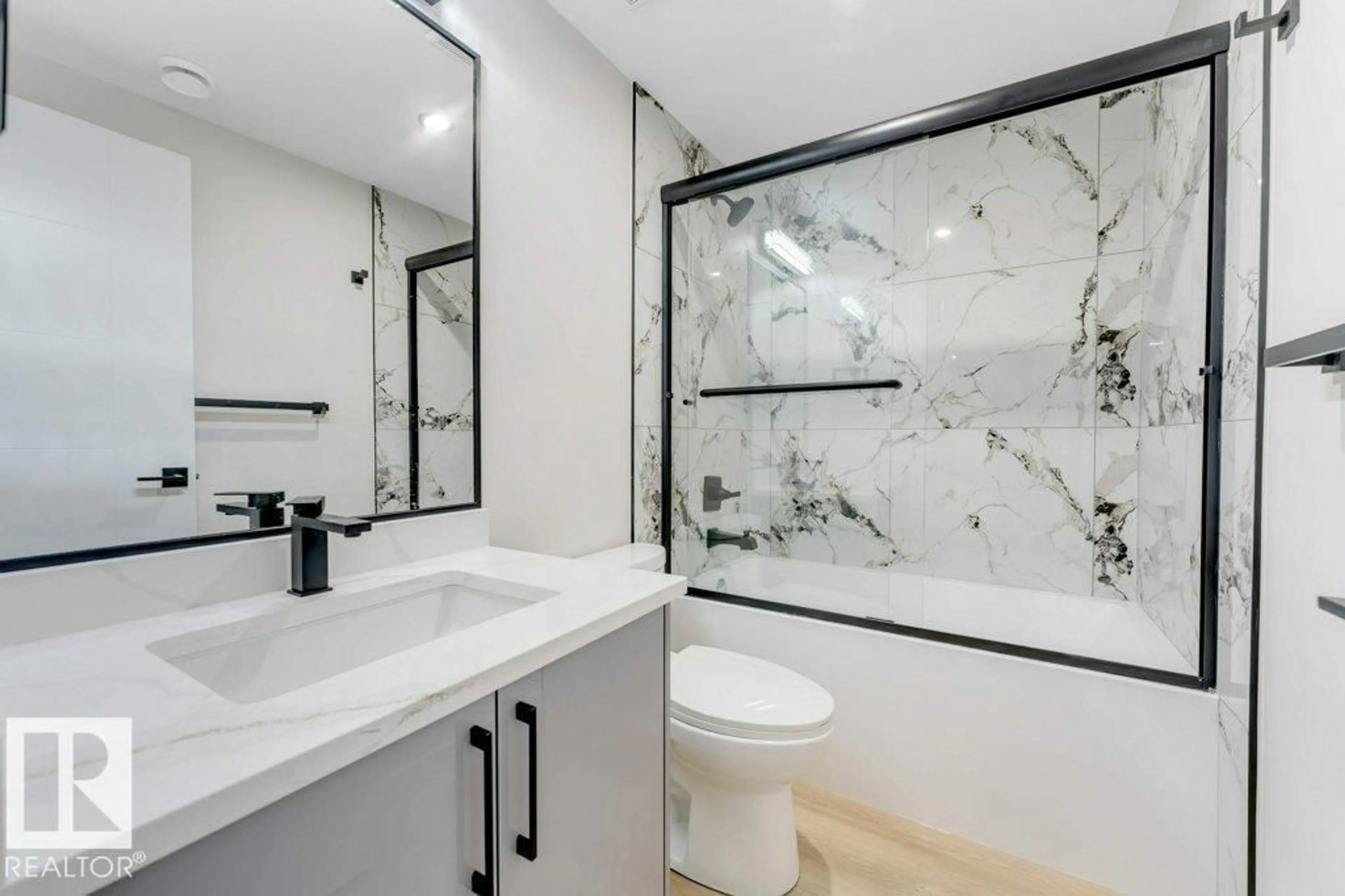 Standard bathroom, ceramic/tile floor for 4904 17 AV, Edmonton Alberta T6X3N1