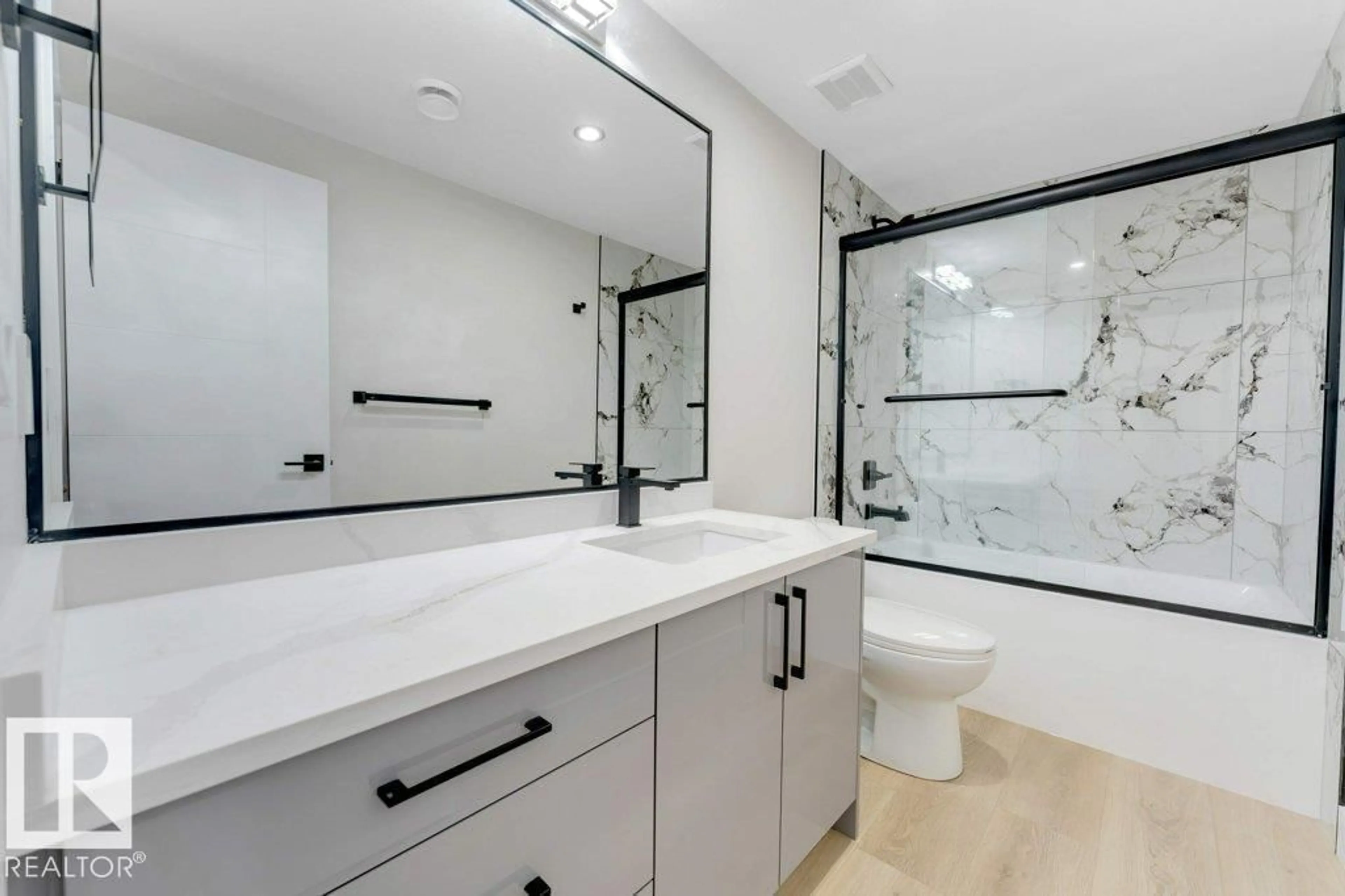 Contemporary bathroom, ceramic/tile floor for 4904 17 AV, Edmonton Alberta T6X3N1
