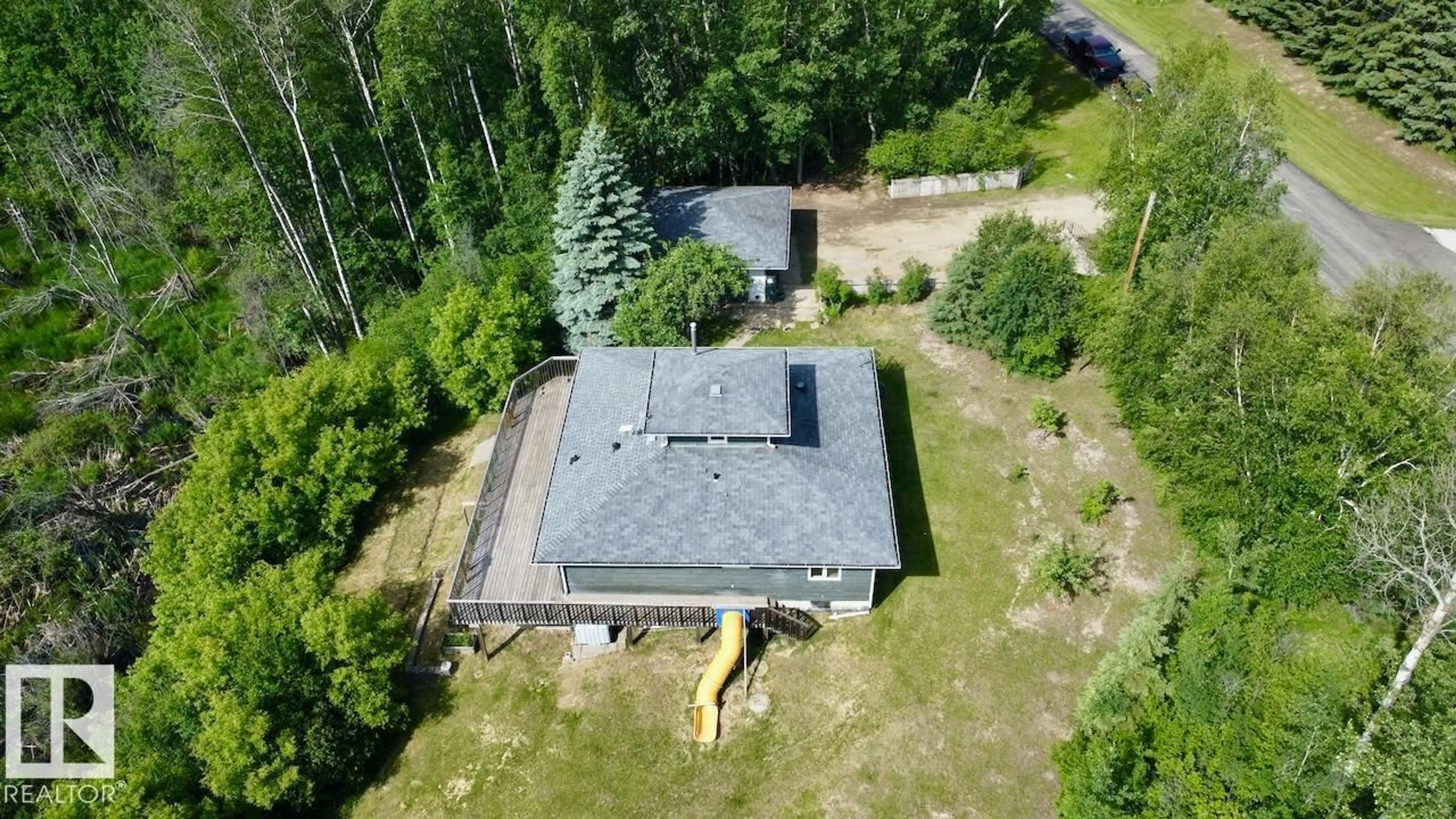 A pic from outside/outdoor area/front of a property/back of a property/a pic from drone, building for 53304 - 36 RGE ROAD 14, Rural Parkland County Alberta T7Y0C2