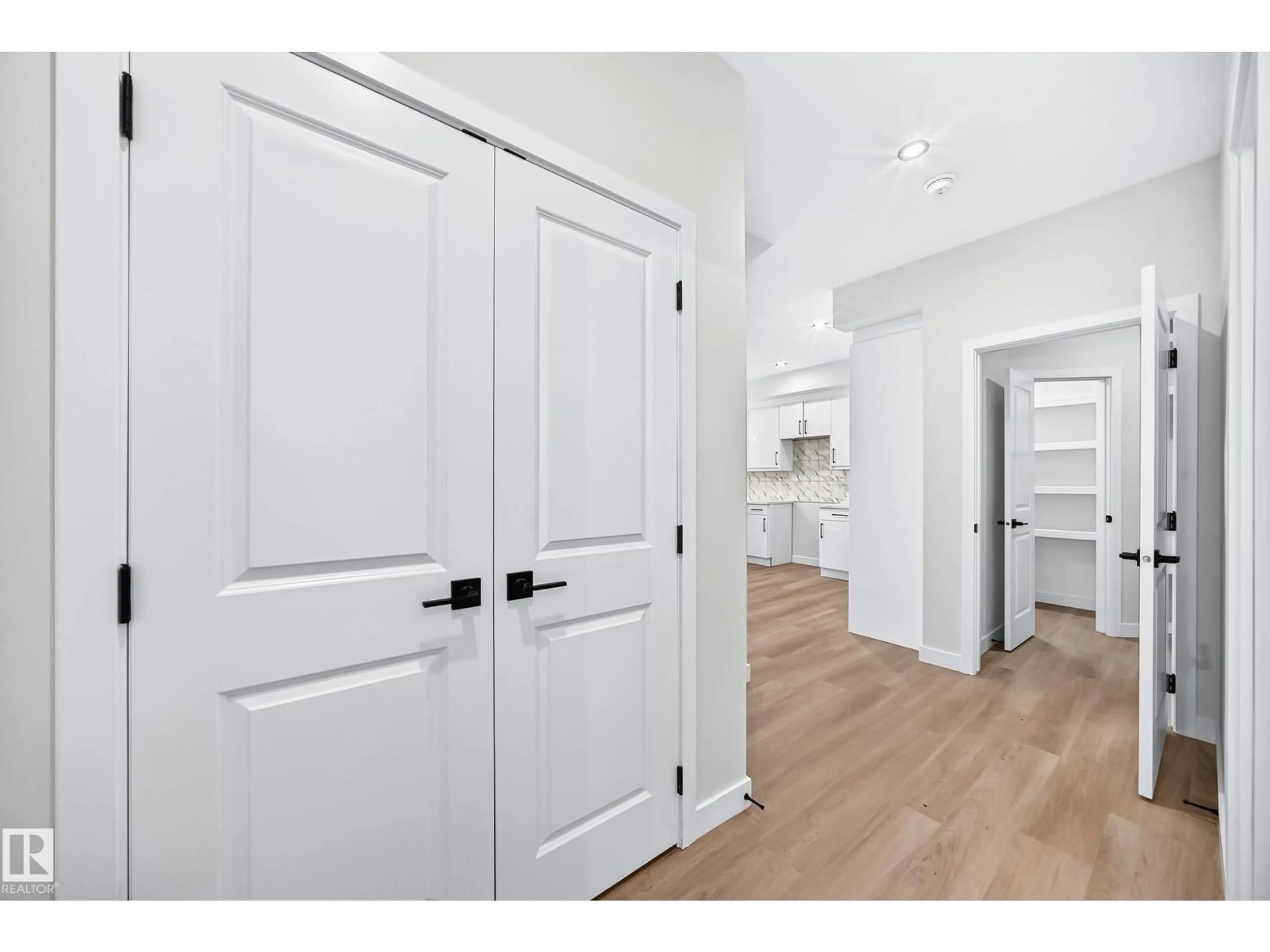 Indoor entryway for 97 PATRIOT WY, Spruce Grove Alberta T7X4E8