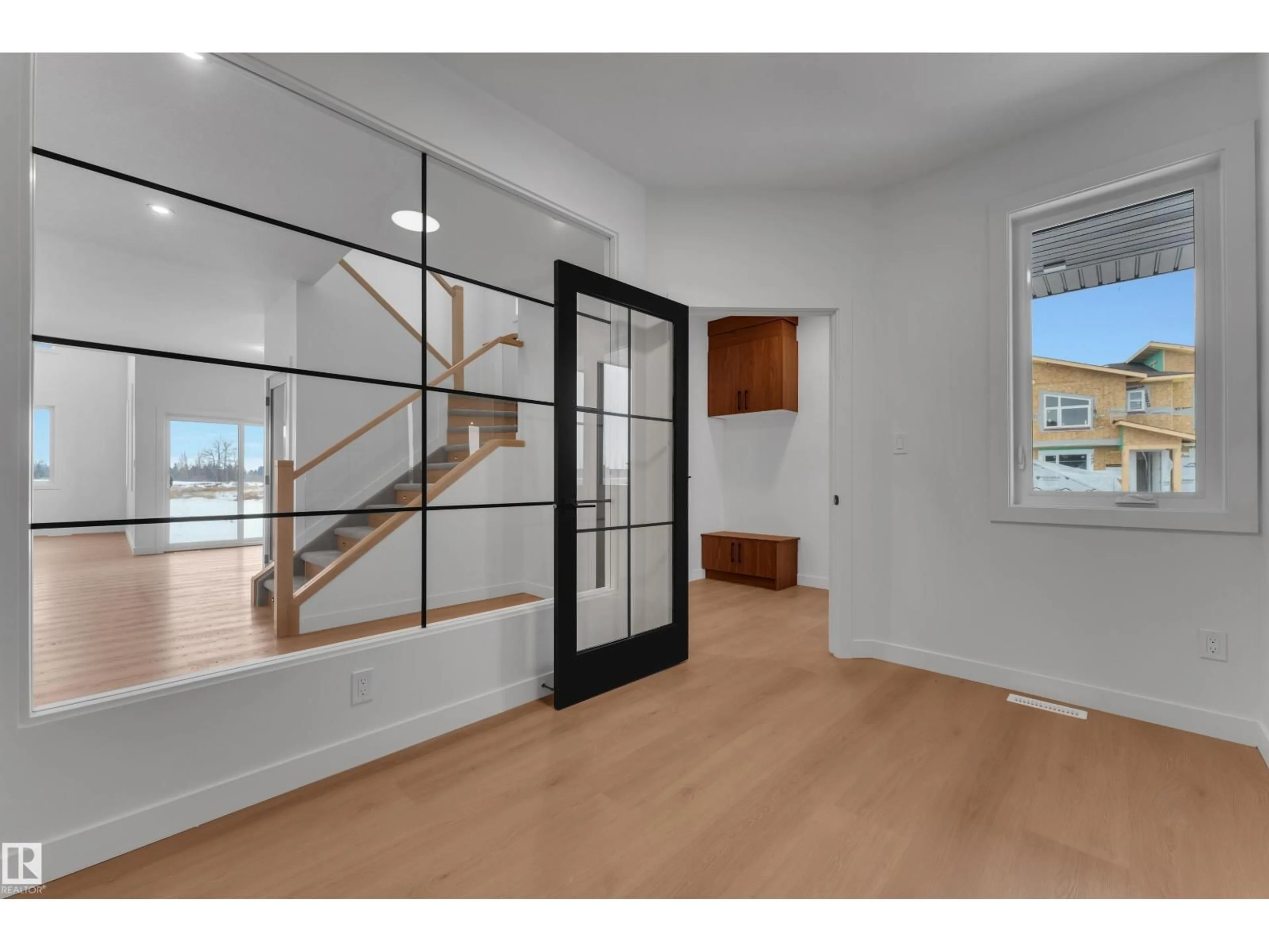 Indoor entryway for 32 GRAYSON GR, Stony Plain Alberta T7Z0P3