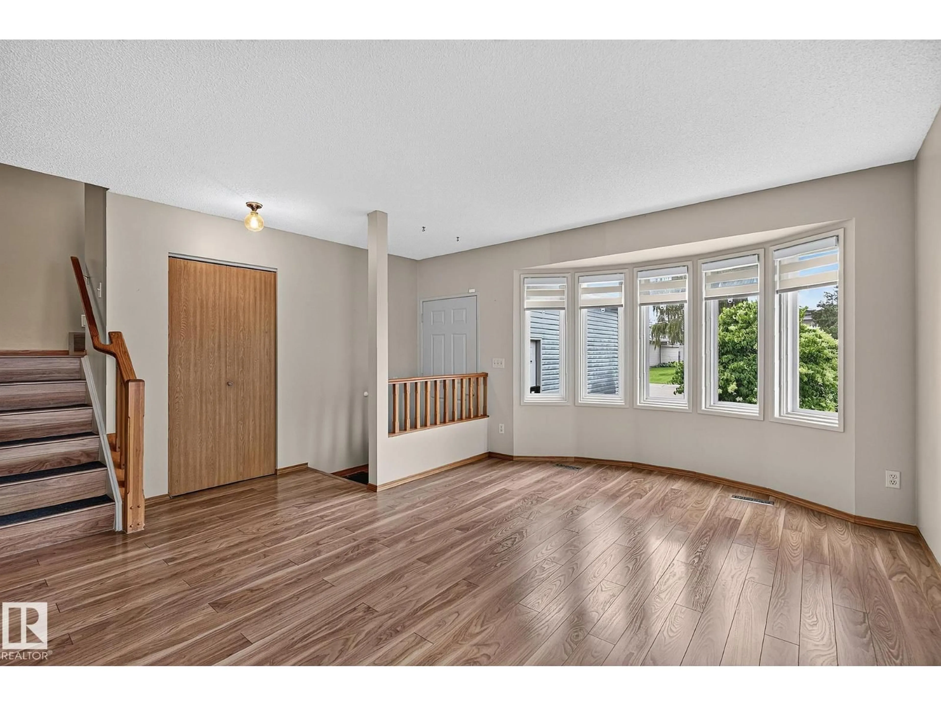Unknown for NW - 12443 55 ST, Edmonton Alberta T5W5E7