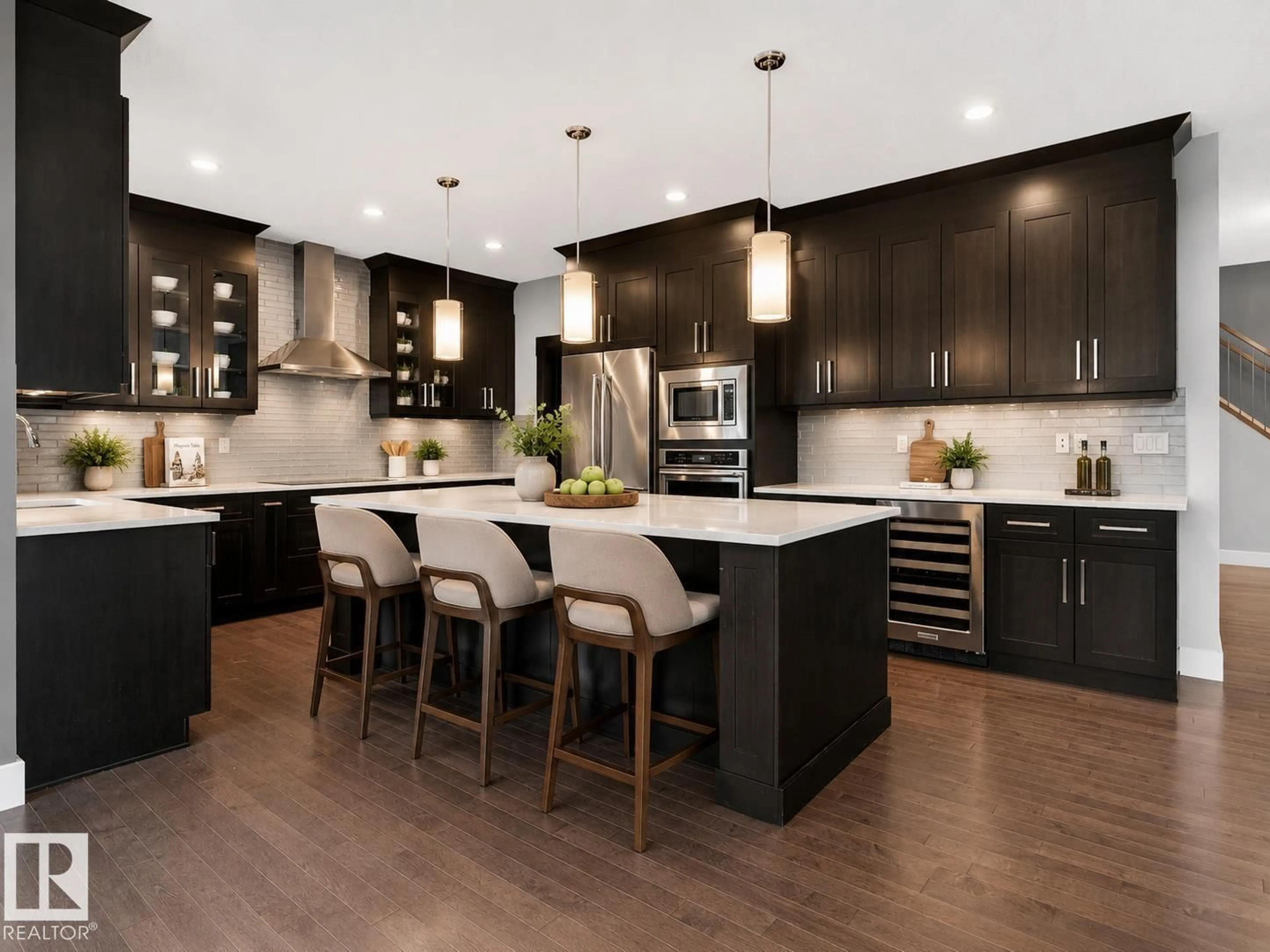 Contemporary kitchen, wood/laminate floor for SW - 9012 24 AV, Edmonton Alberta T6X1A6
