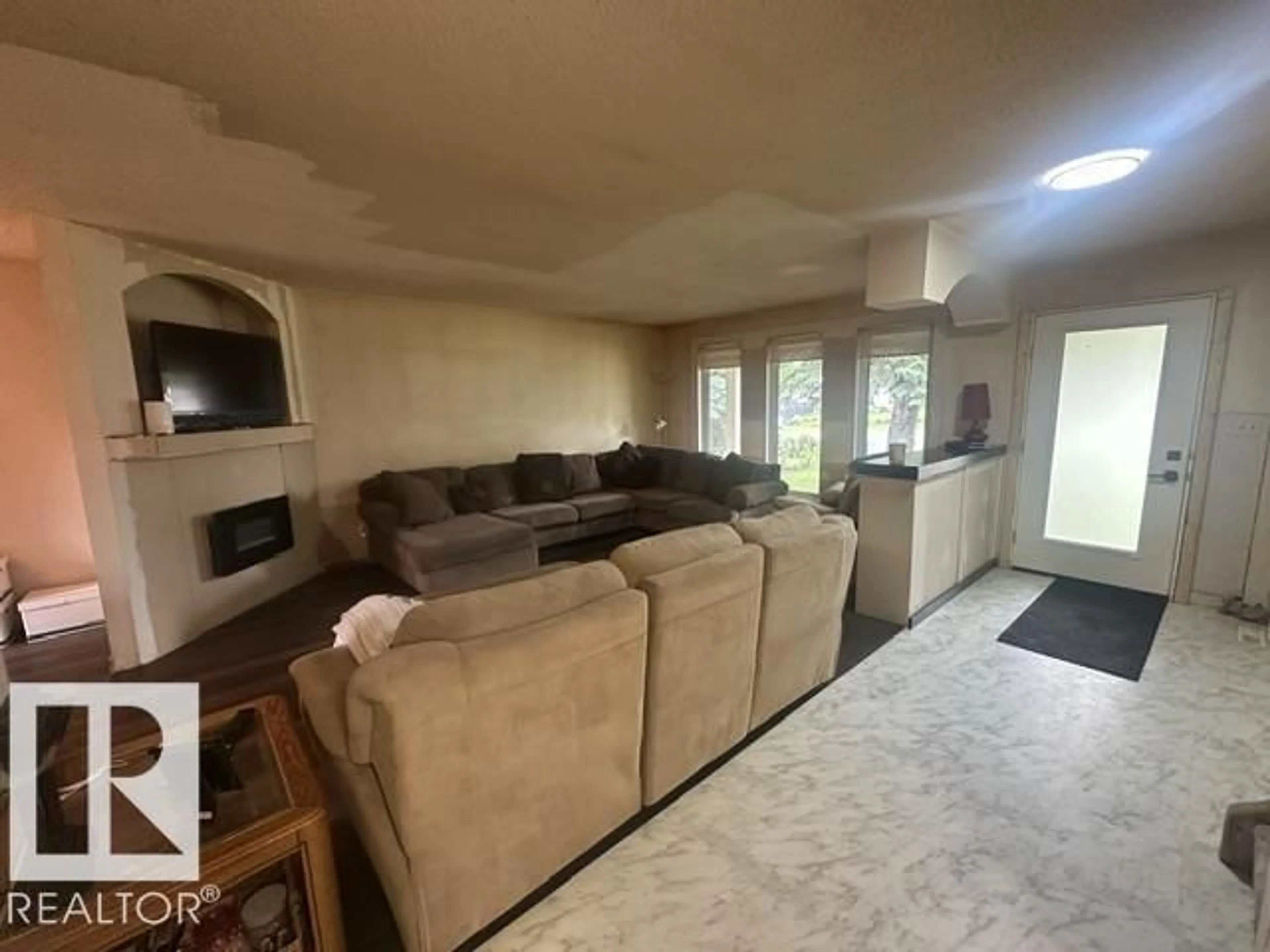 A pic of a room for 25 WESTWOOD DR, St. Albert Alberta T8N3E3
