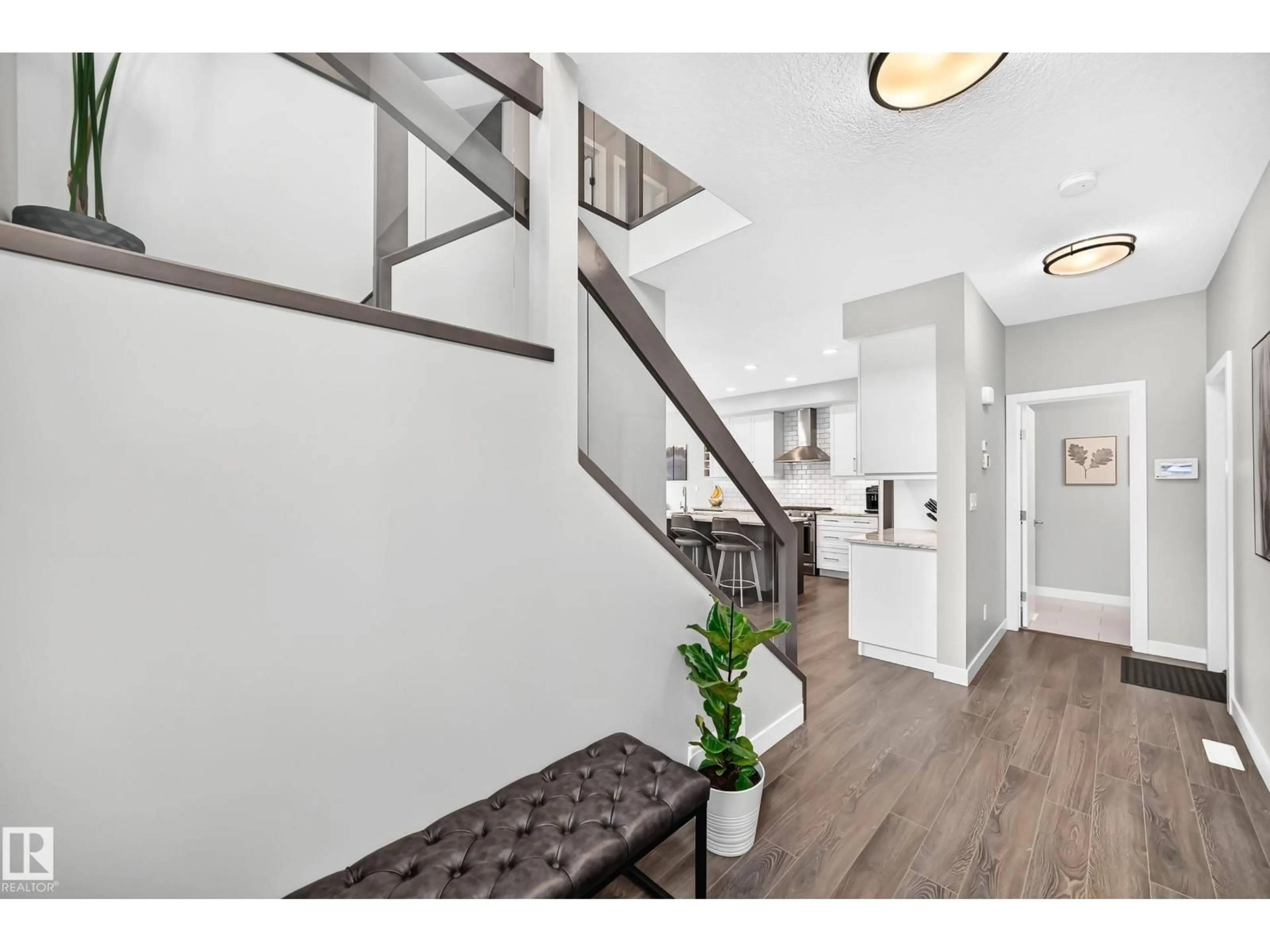 Indoor entryway for 8548 CUSHING PL, Edmonton Alberta T6W3L2