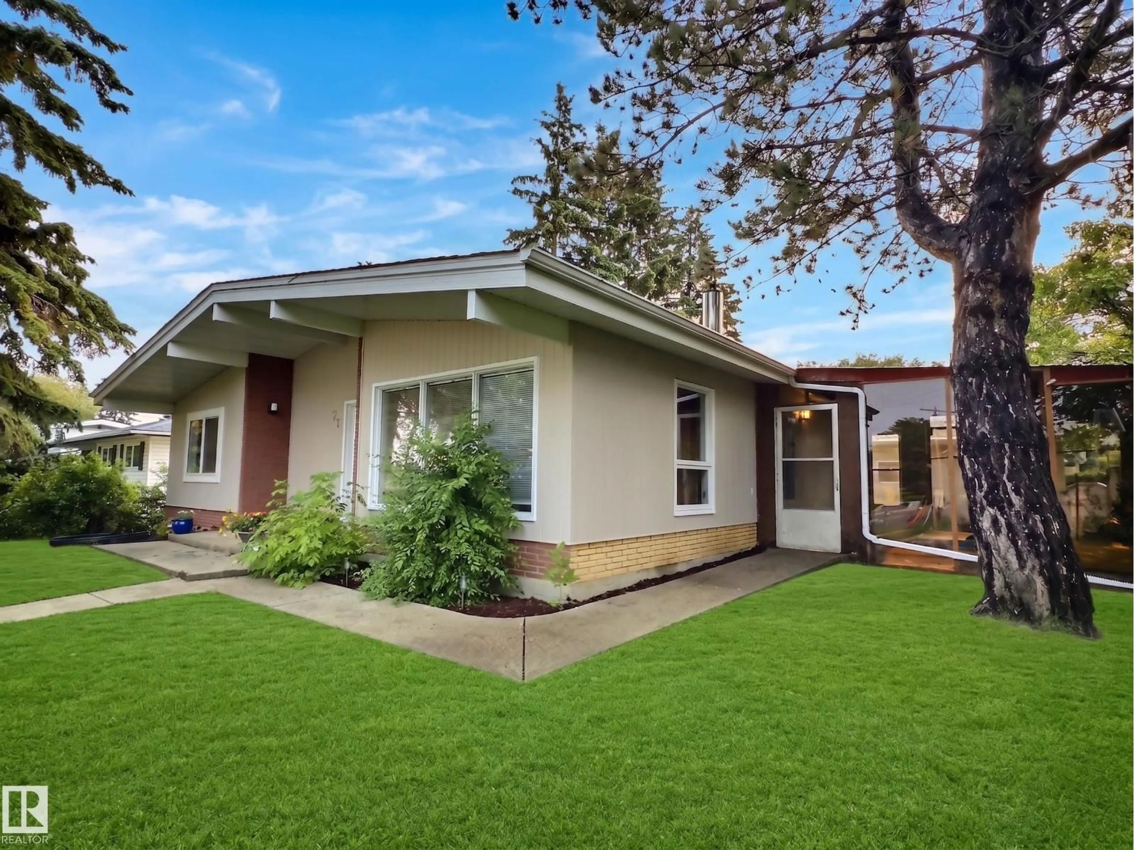 Home with vinyl exterior material, street for 79 GROSVENOR BV, St. Albert Alberta T8N0X8