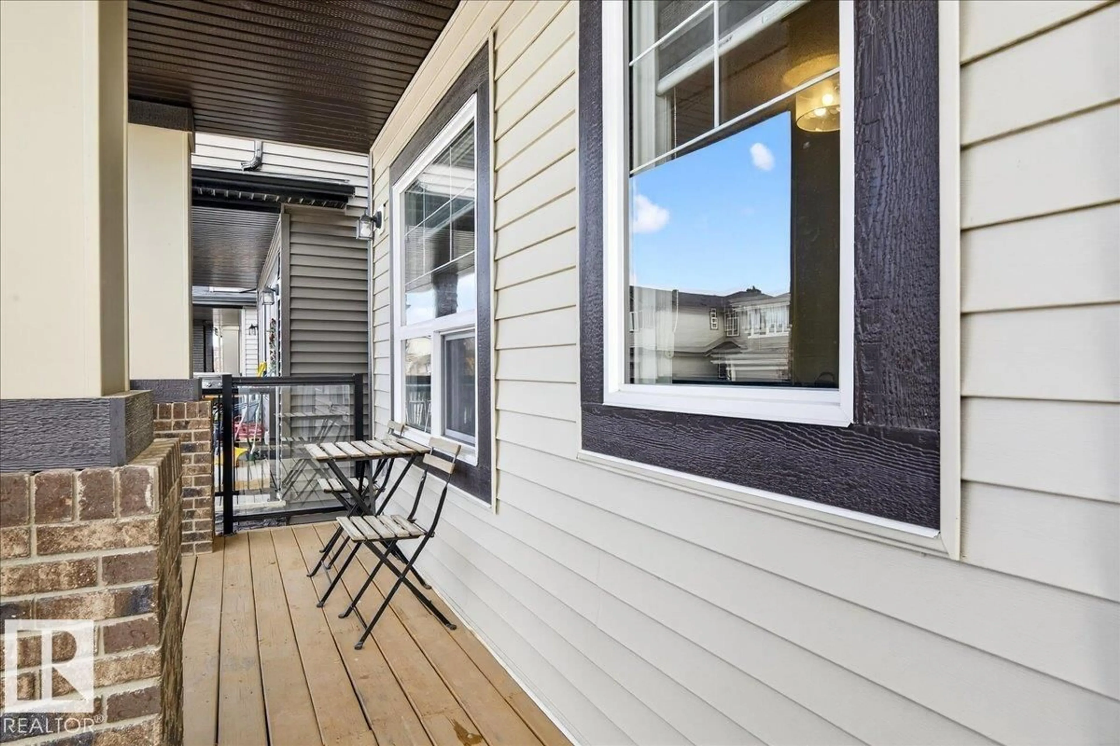 Patio, street for 203 CAVANAGH CM, Edmonton Alberta T6W3Y2
