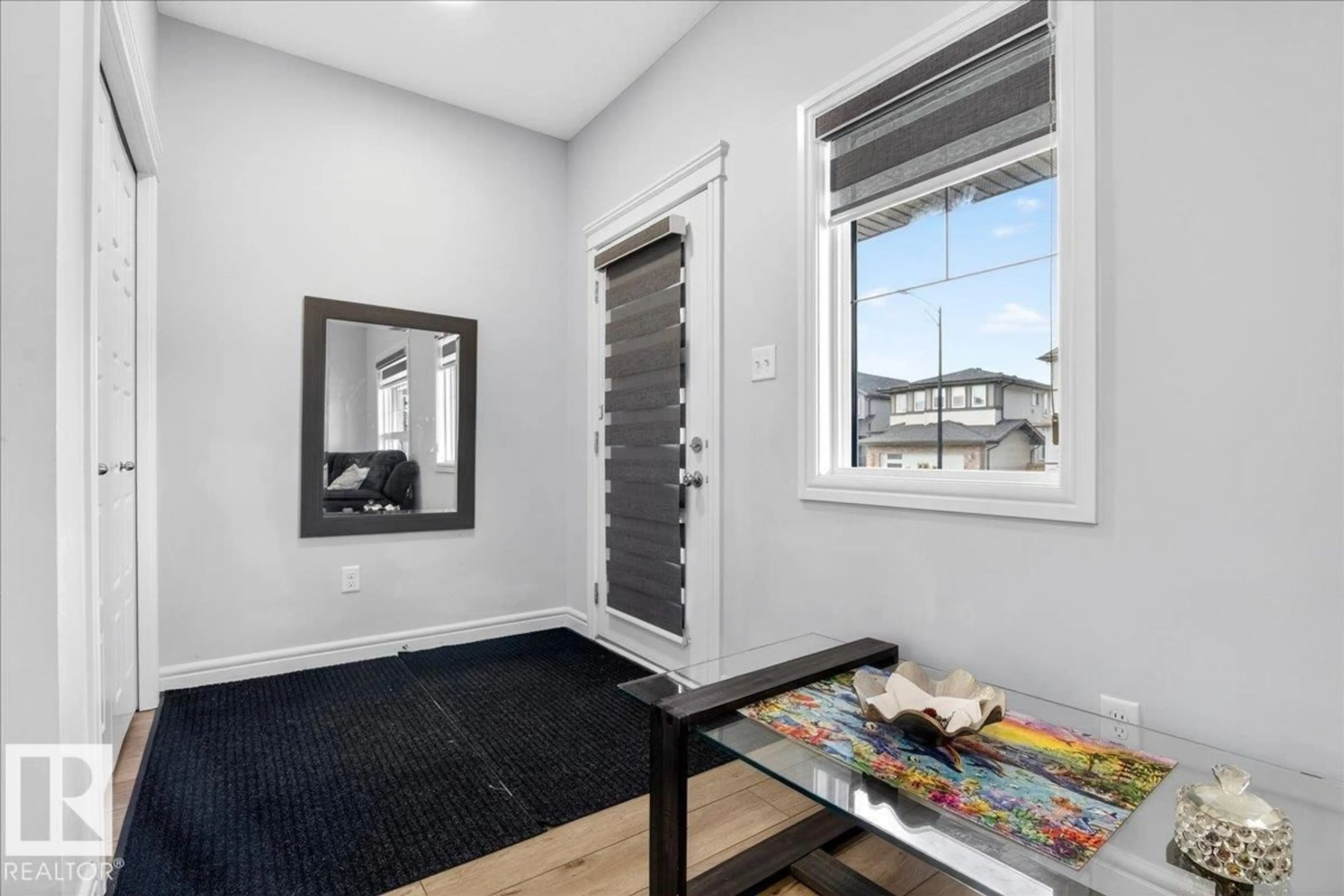 Indoor entryway for 203 CAVANAGH CM, Edmonton Alberta T6W3Y2