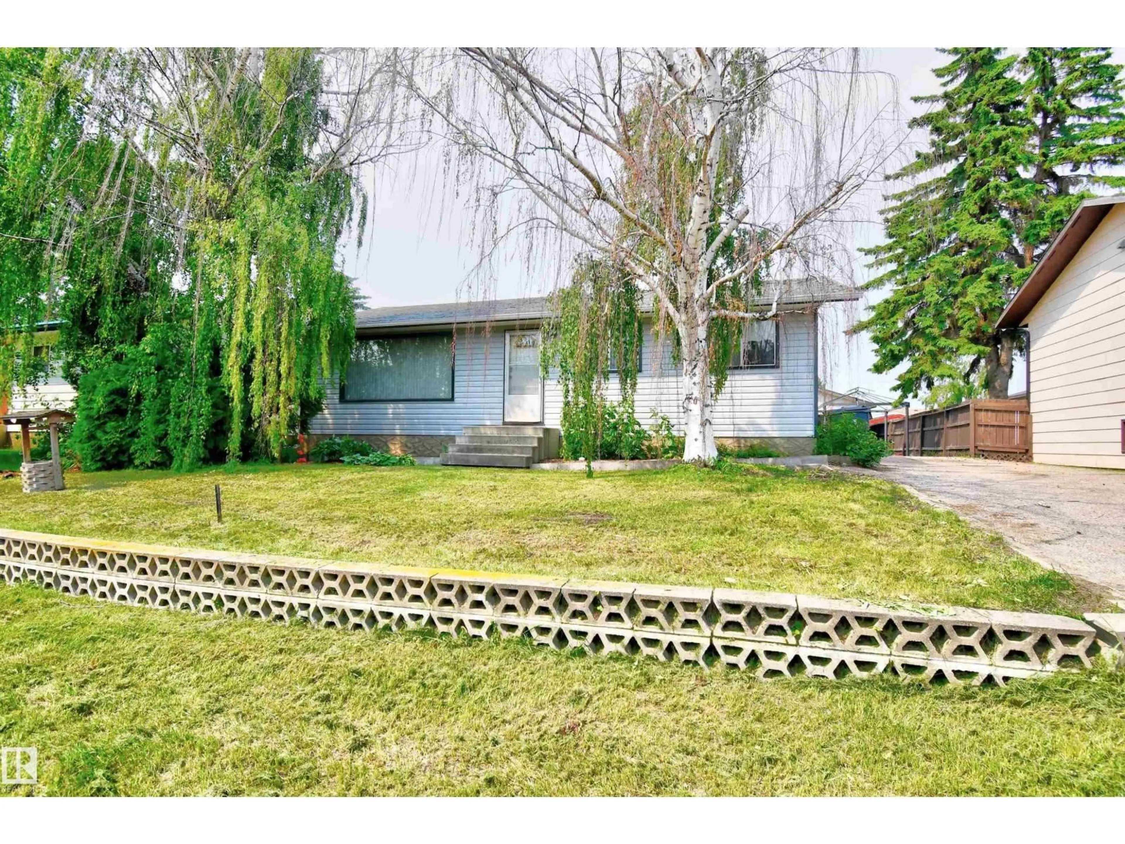 A pic from outside/outdoor area/front of a property/back of a property/a pic from drone, street for 5626 51 AV, St. Paul Town Alberta T0A3A1