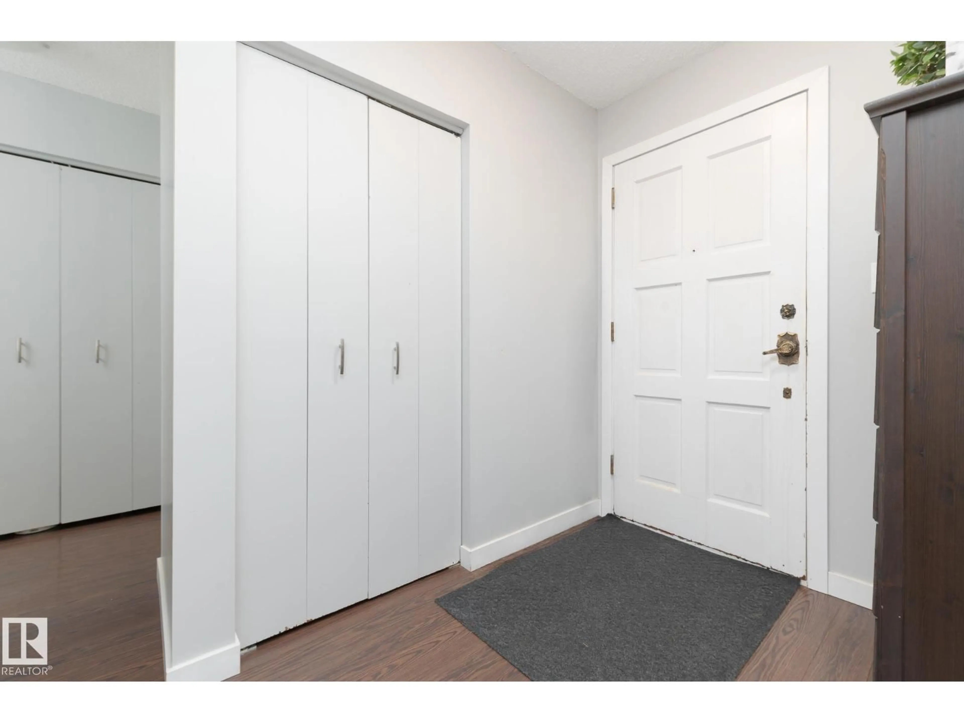 Indoor entryway for 63 WAVERLEY CR, Spruce Grove Alberta T7X1N9