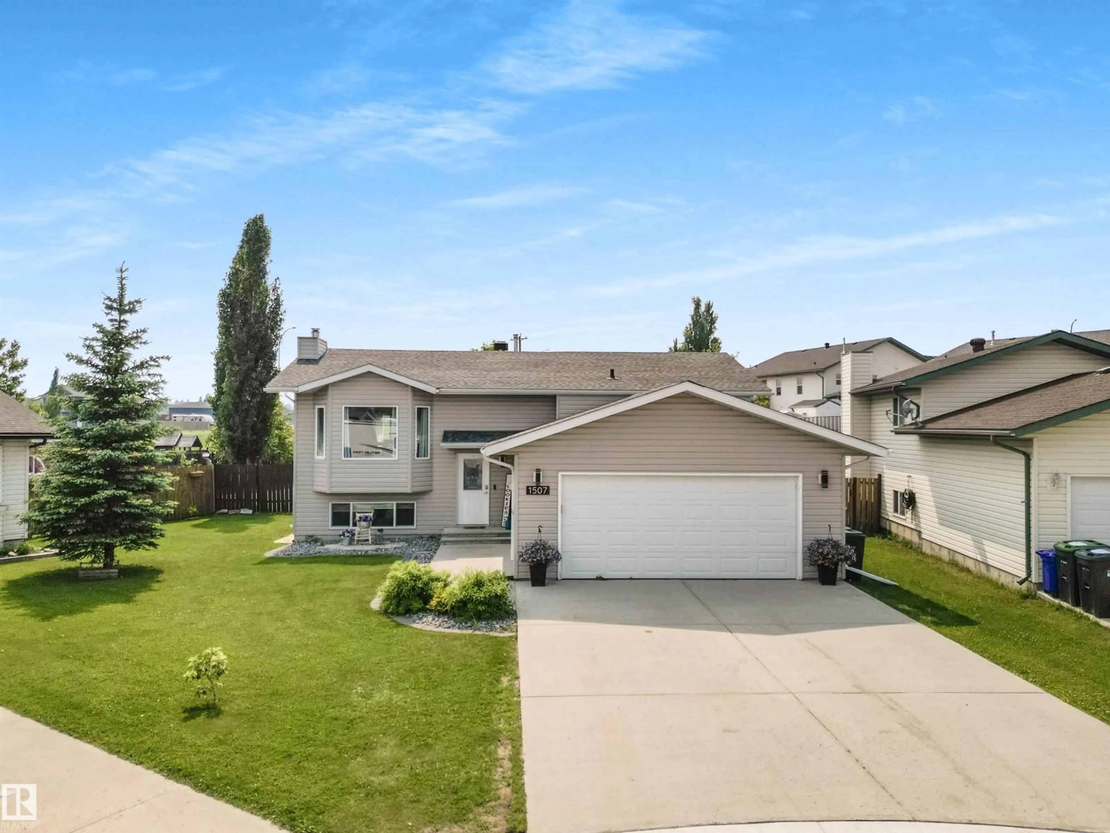 A pic from outside/outdoor area/front of a property/back of a property/a pic from drone, street for 1507 LAKERIDGE CL, Cold Lake Alberta T9M1K9