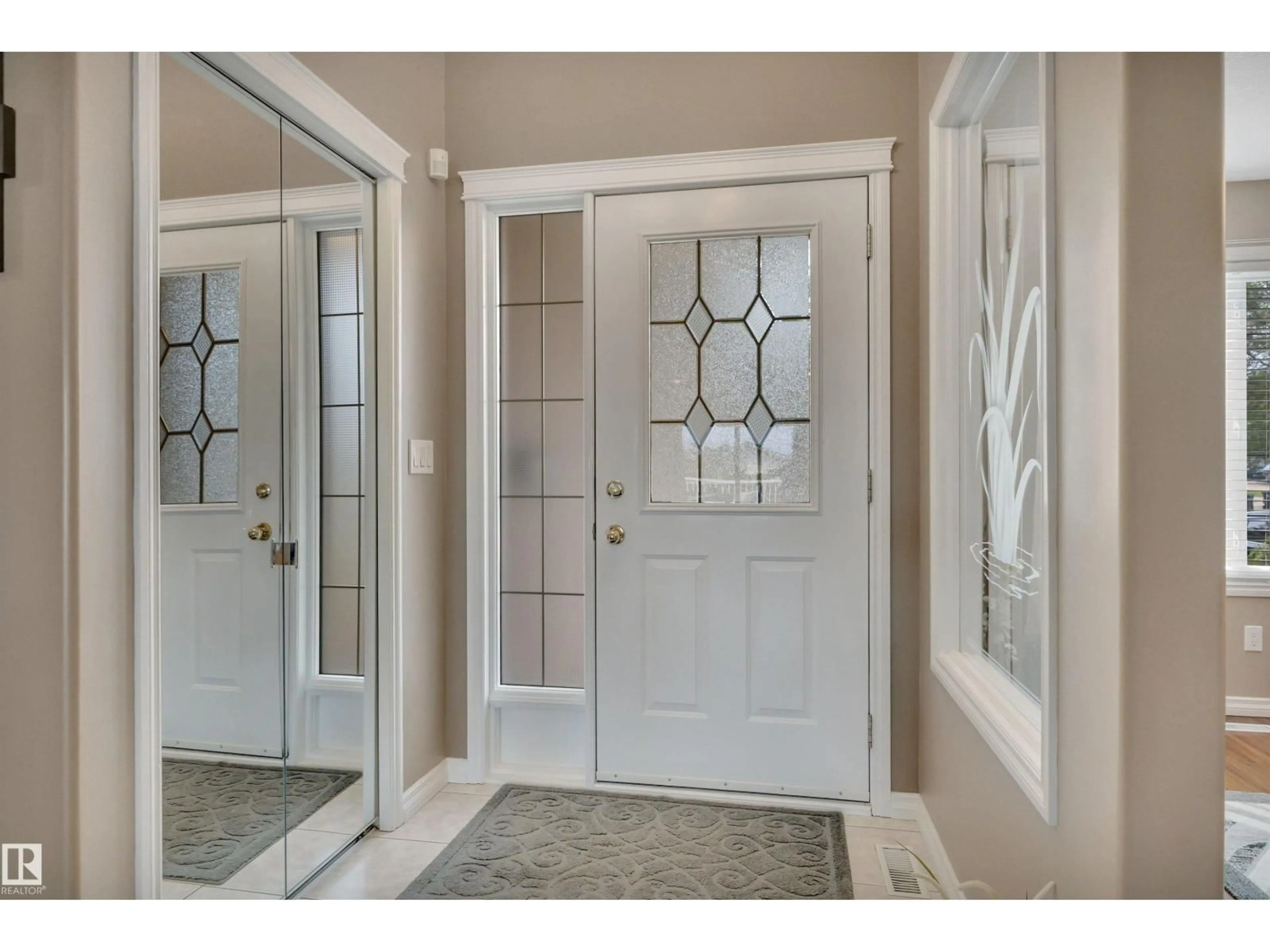 Indoor entryway for 314 LILAC TERRACE, Sherwood Park Alberta T8H1Z1
