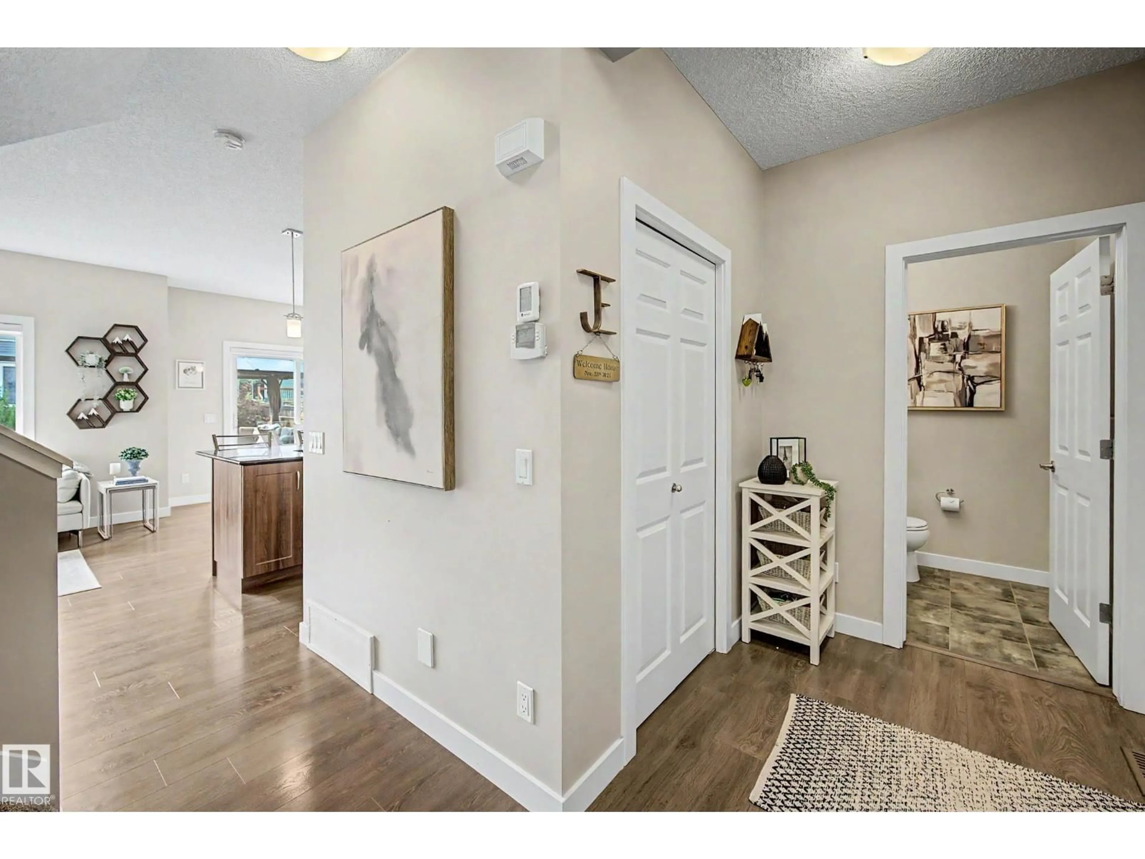 Indoor entryway for 22609 94A AV, Edmonton Alberta T5T7B2