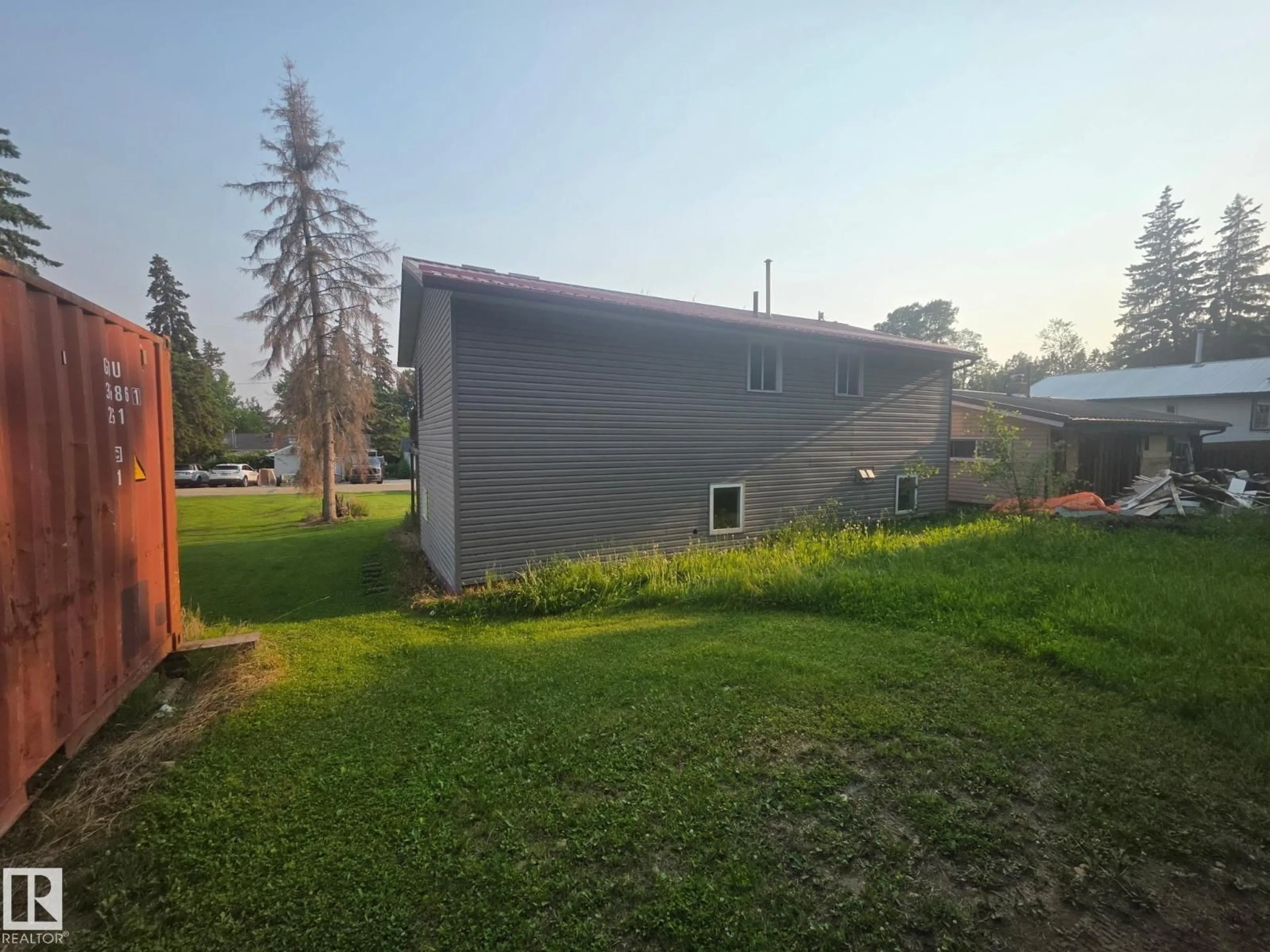 Shed for 9914 101 AV, Rural Lac Ste. Anne County Alberta T0E0L0