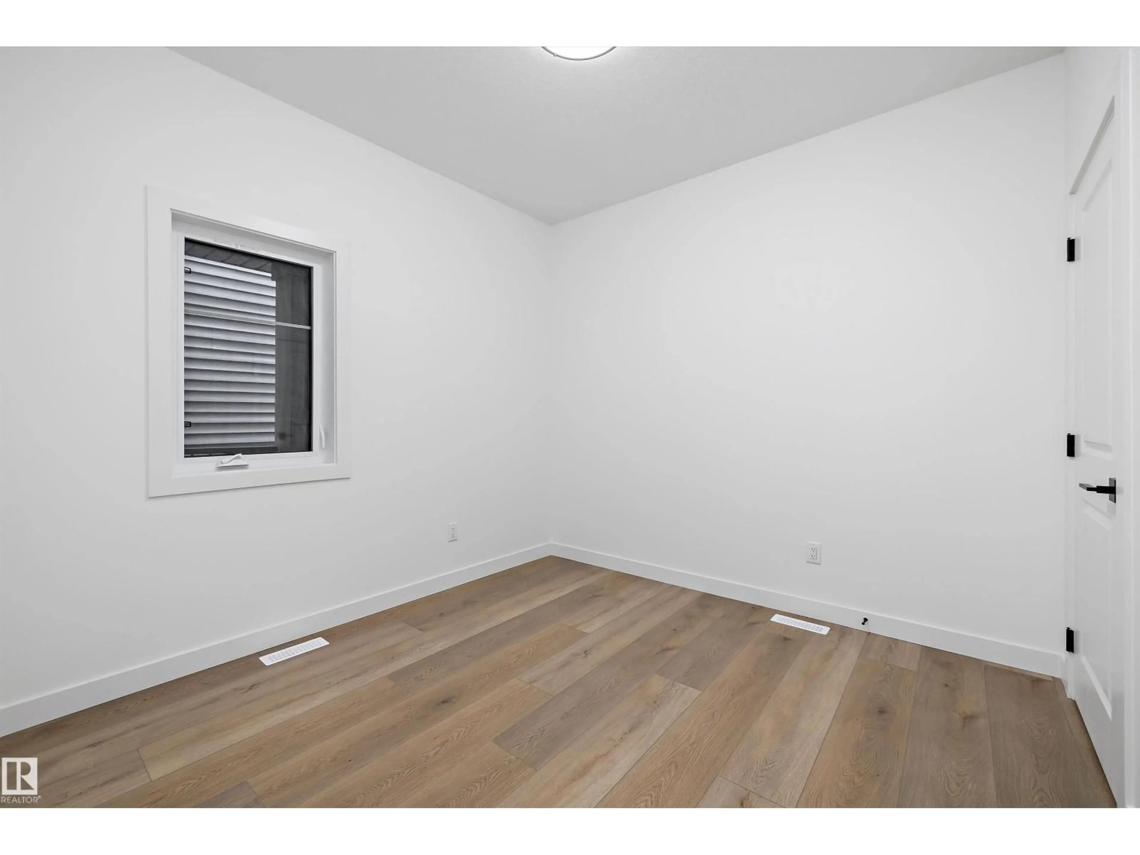 A pic of a room for 915 ELDERBERRY LD, Edmonton Alberta T6M3K3