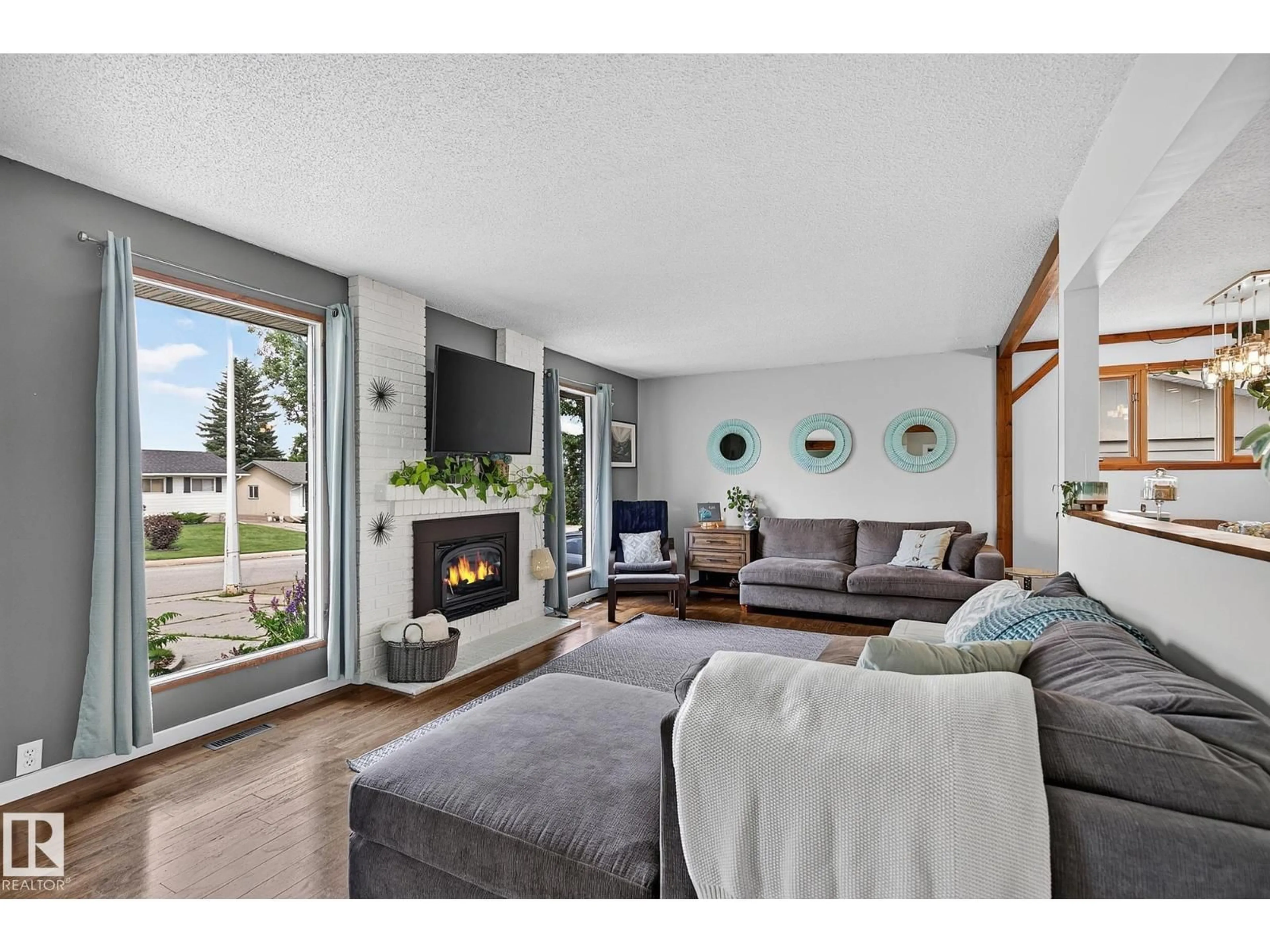 Living room with furniture, unknown for 20 GARLAND CR, Sherwood Park Alberta T8A2P4