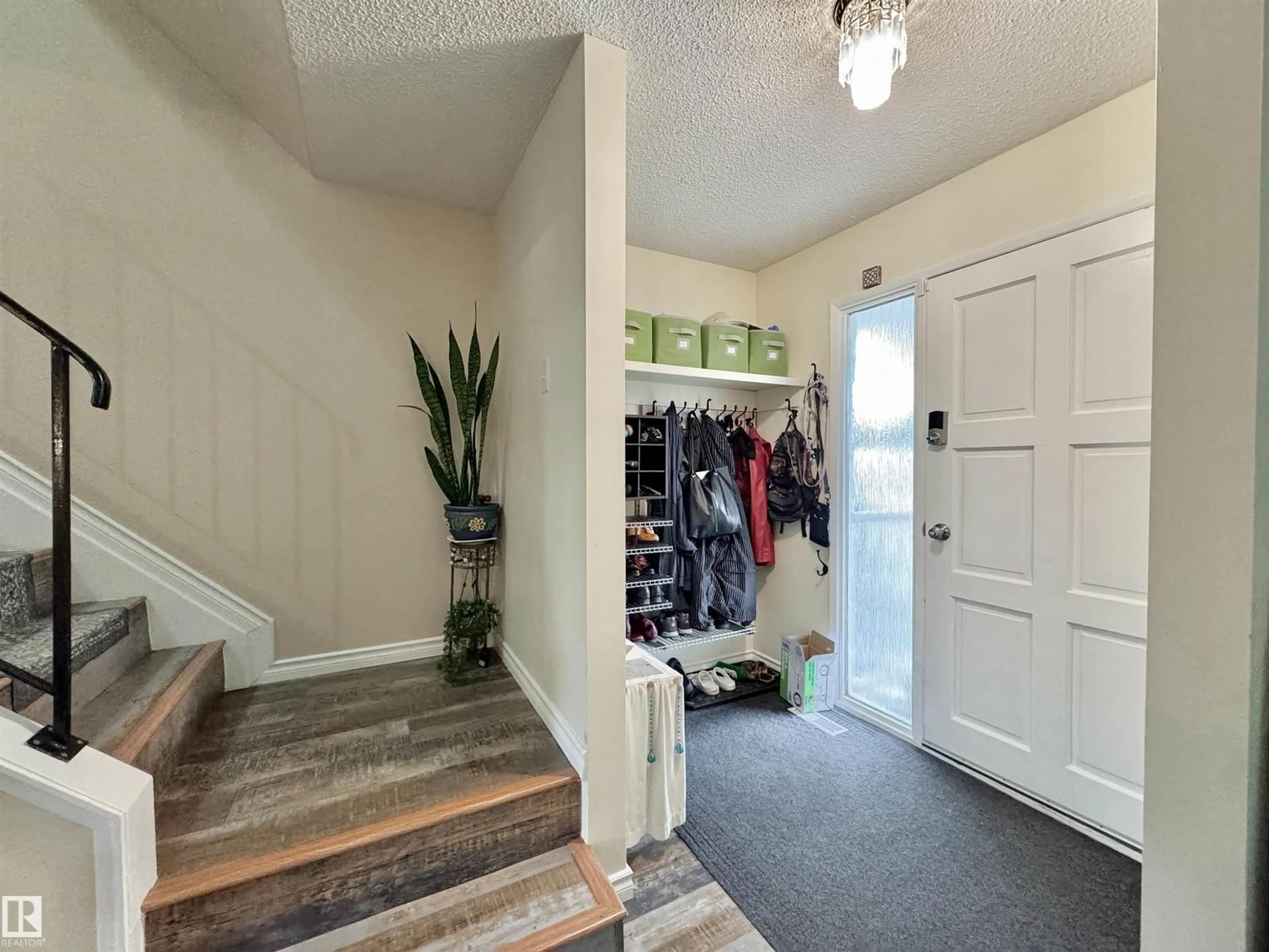 Indoor entryway for 9305 81A ST, Fort Saskatchewan Alberta T8L3M2