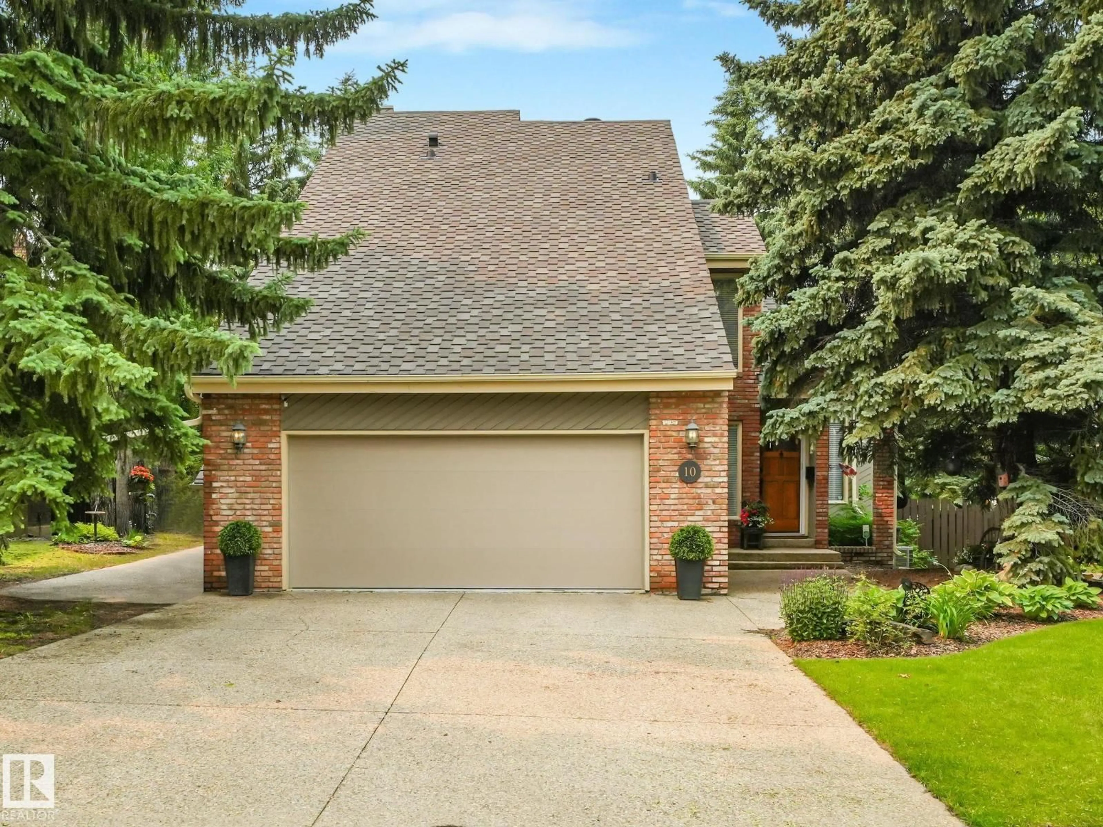 Home with brick exterior material, street for 10 WHITEOAK PL, St. Albert Alberta T8N3H4