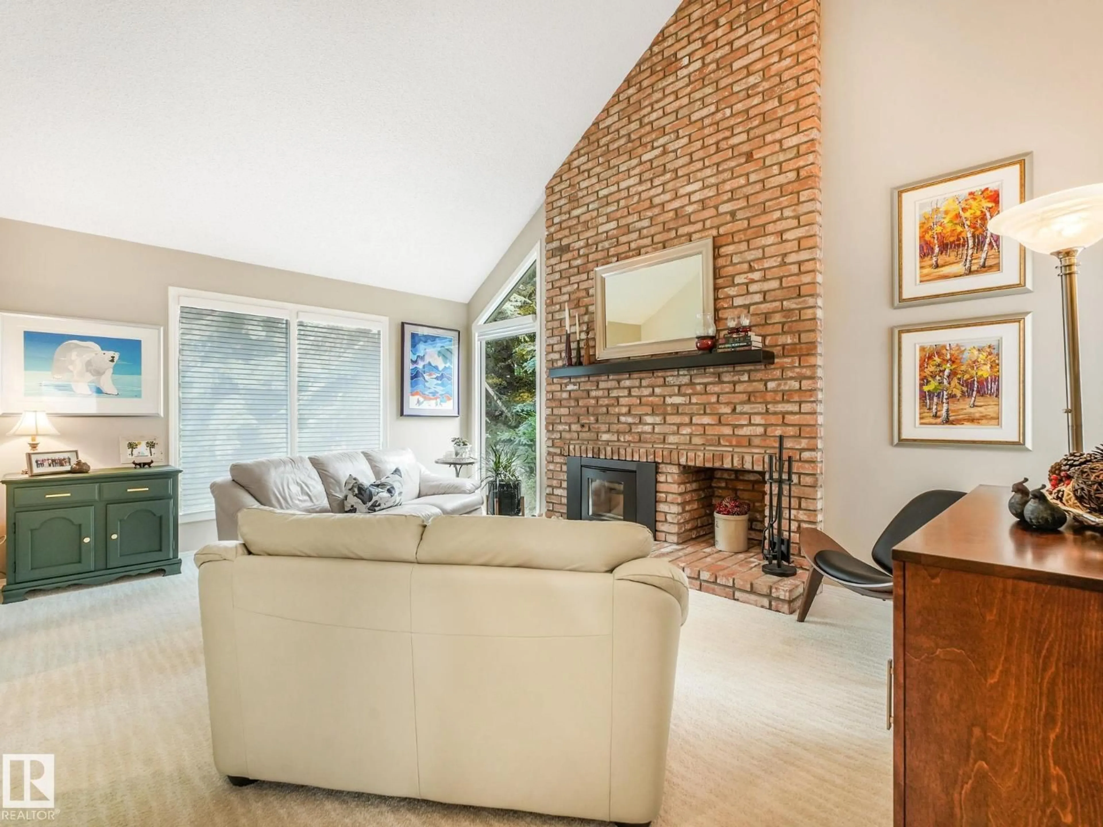 Living room with furniture, ceramic/tile floor for 10 WHITEOAK PL, St. Albert Alberta T8N3H4