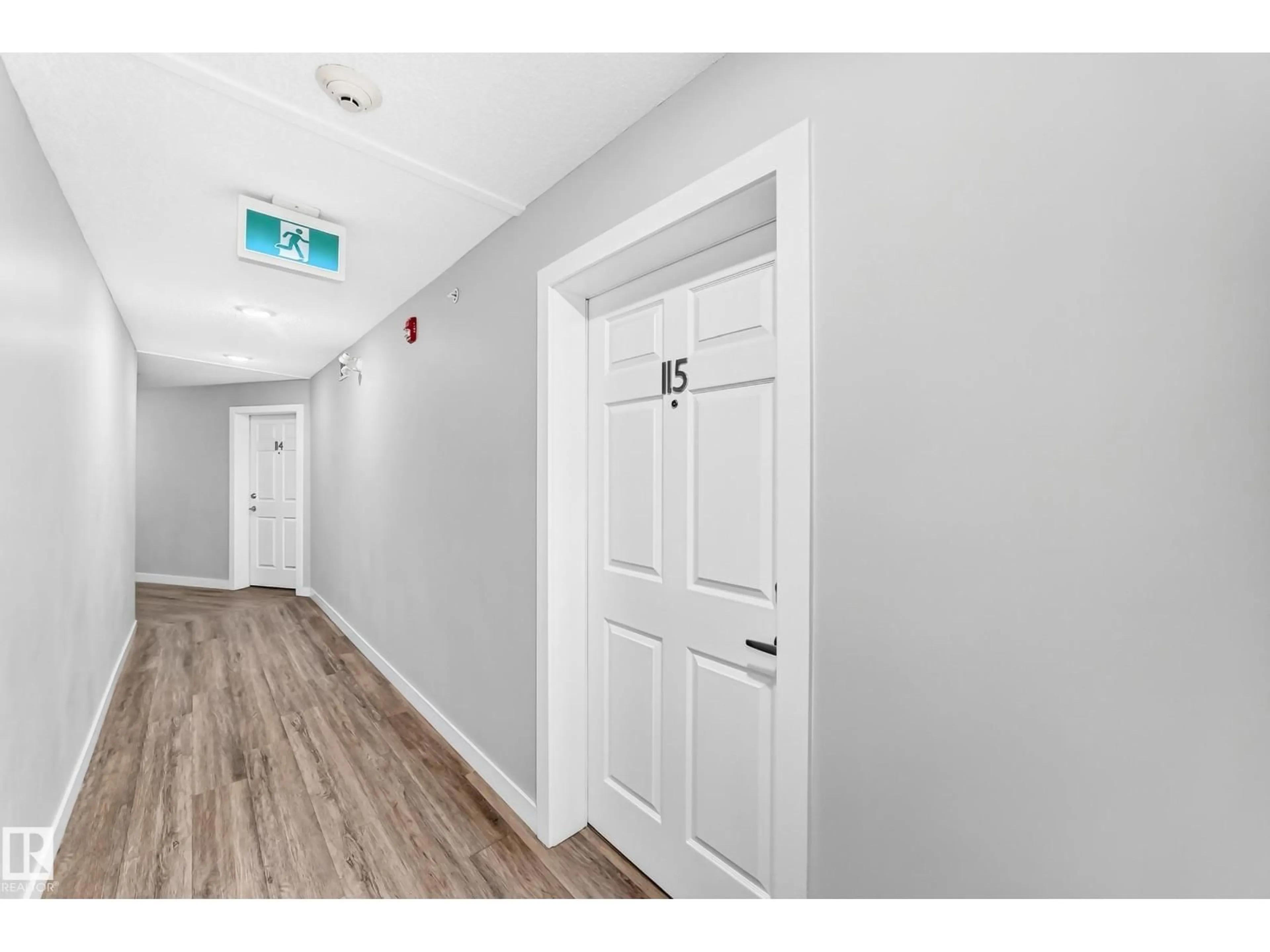 Indoor entryway for 115 - 11511 27 AV, Edmonton Alberta T6J7J8