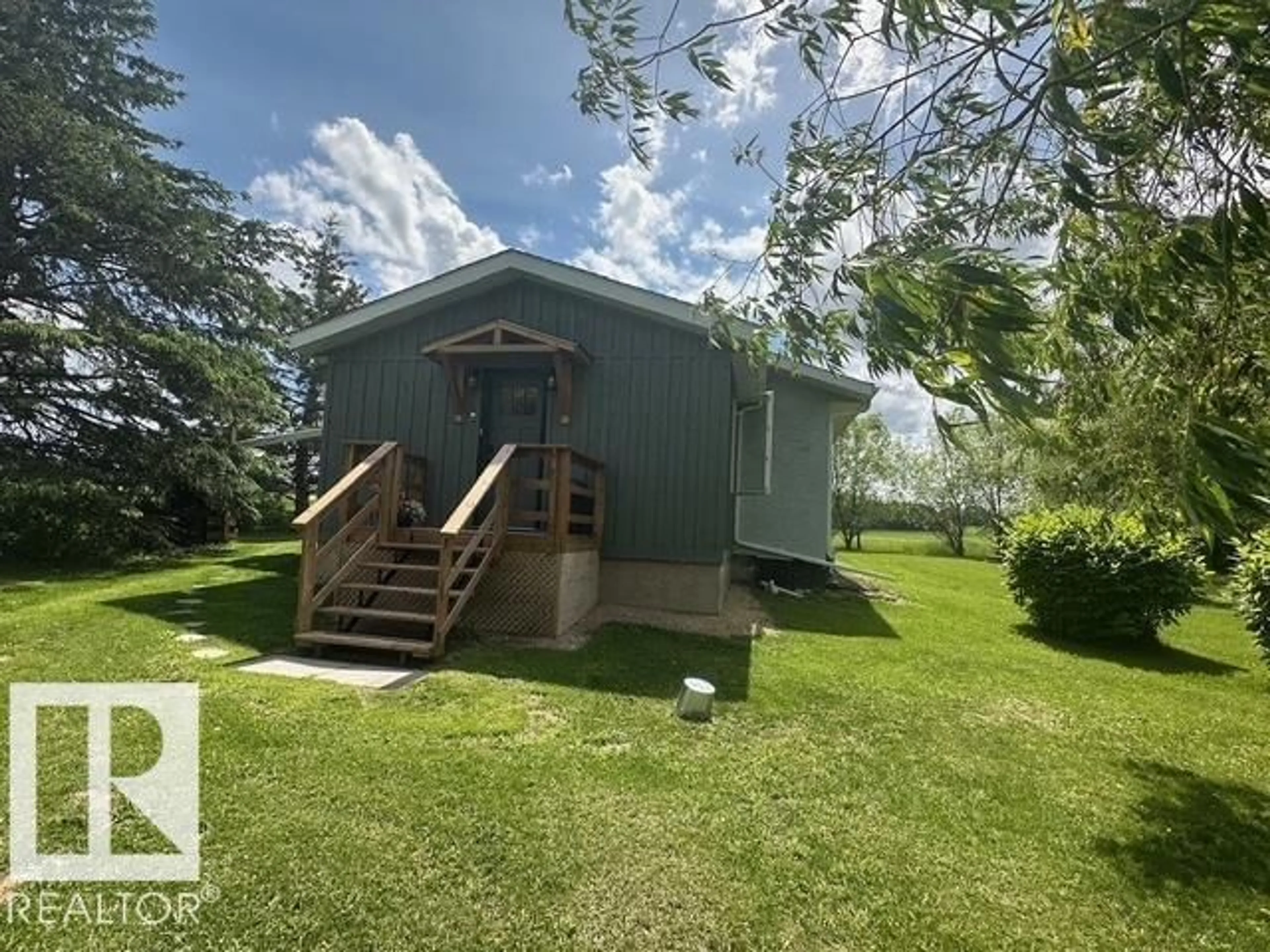 Shed for 9007 TWP ROAD 563, Rural Lac Ste. Anne County Alberta T0E1N0