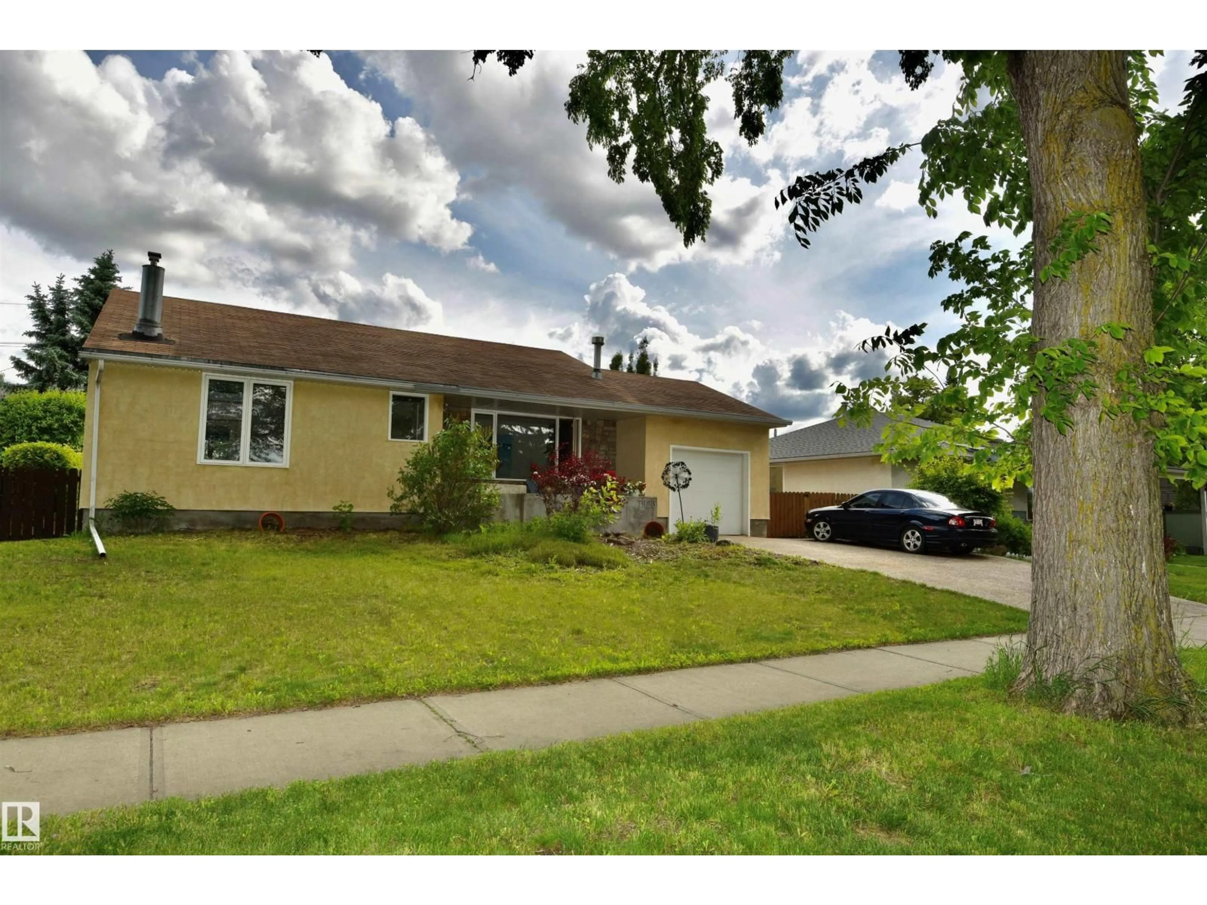 Unknown for NW - 7923 94 AV, Edmonton Alberta T6C1W5