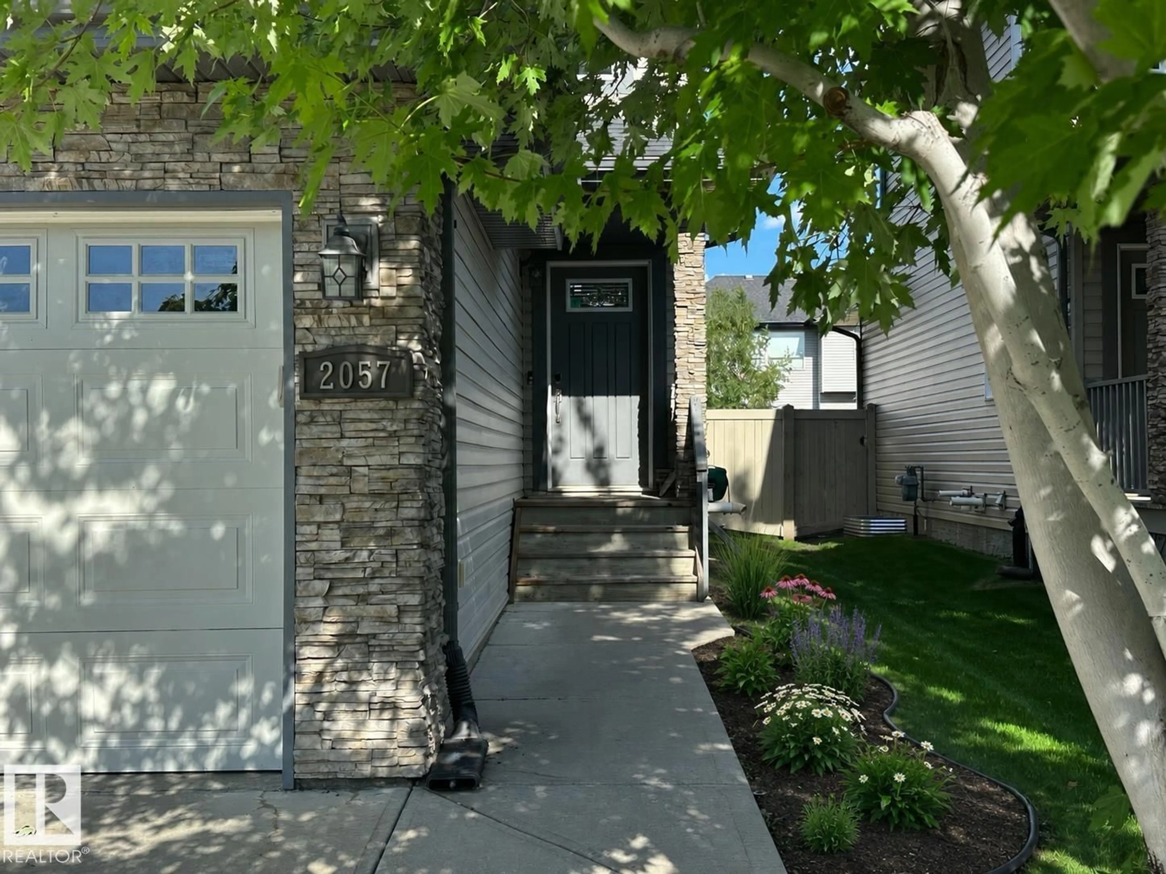 Indoor entryway for SW - 2057 69A ST, Edmonton Alberta T6A0S5