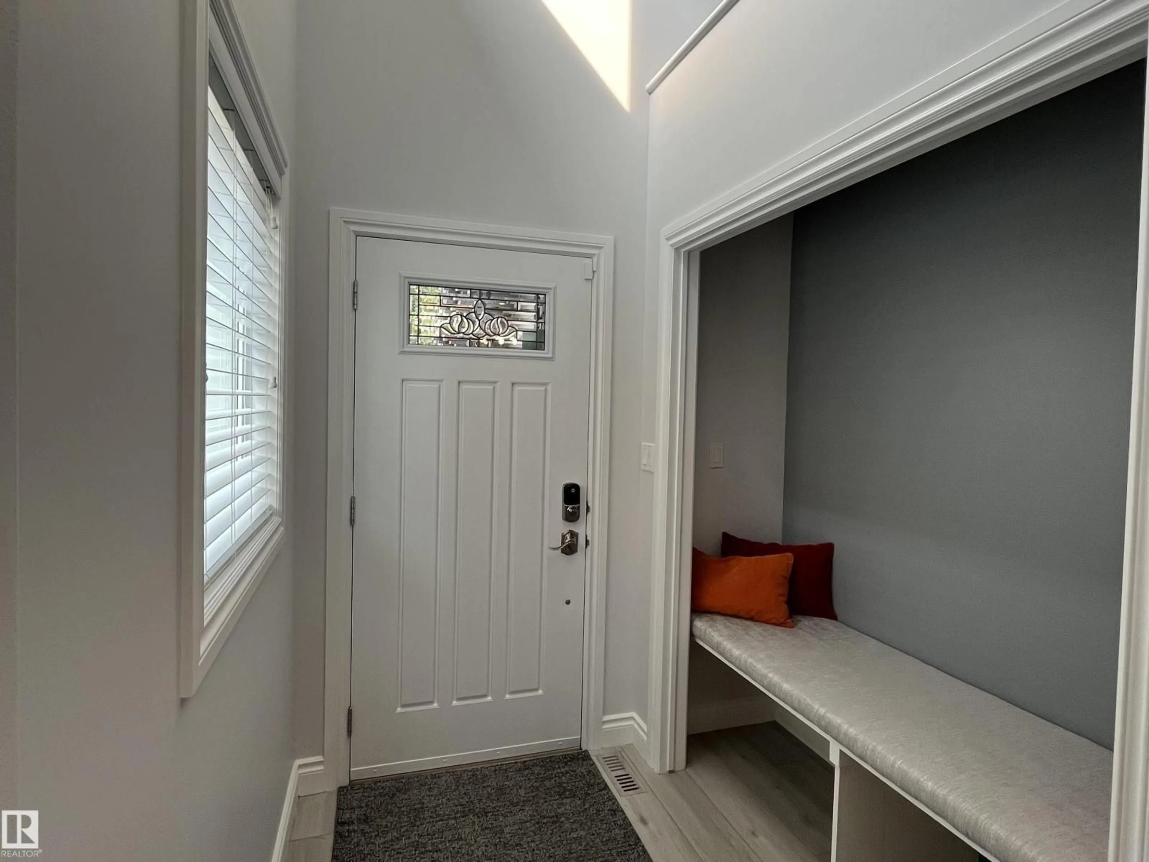 Indoor entryway for SW - 2057 69A ST, Edmonton Alberta T6A0S5