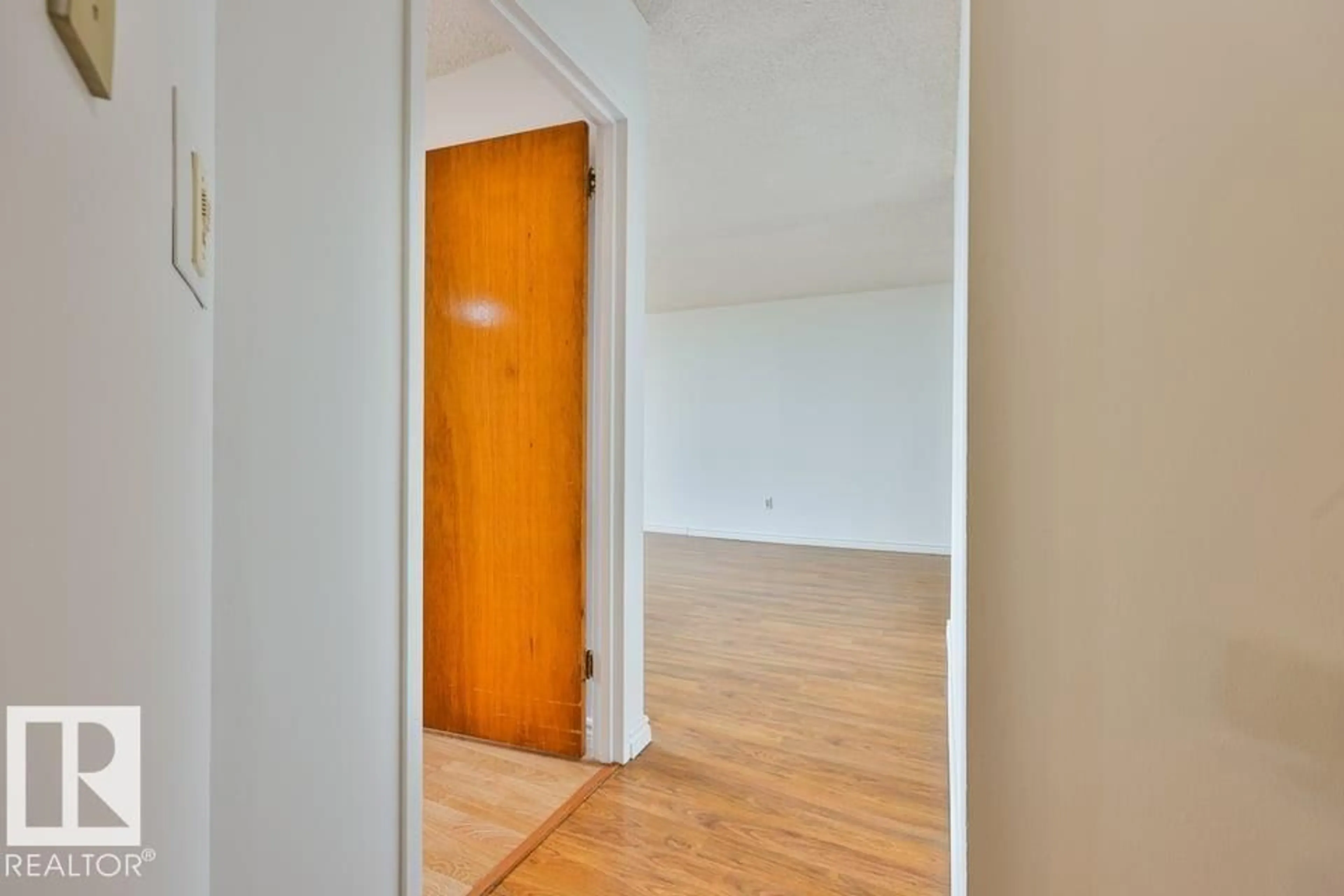 A pic of a room for 13910 - 613 STONY PLAIN RD, Edmonton Alberta T5N3R2