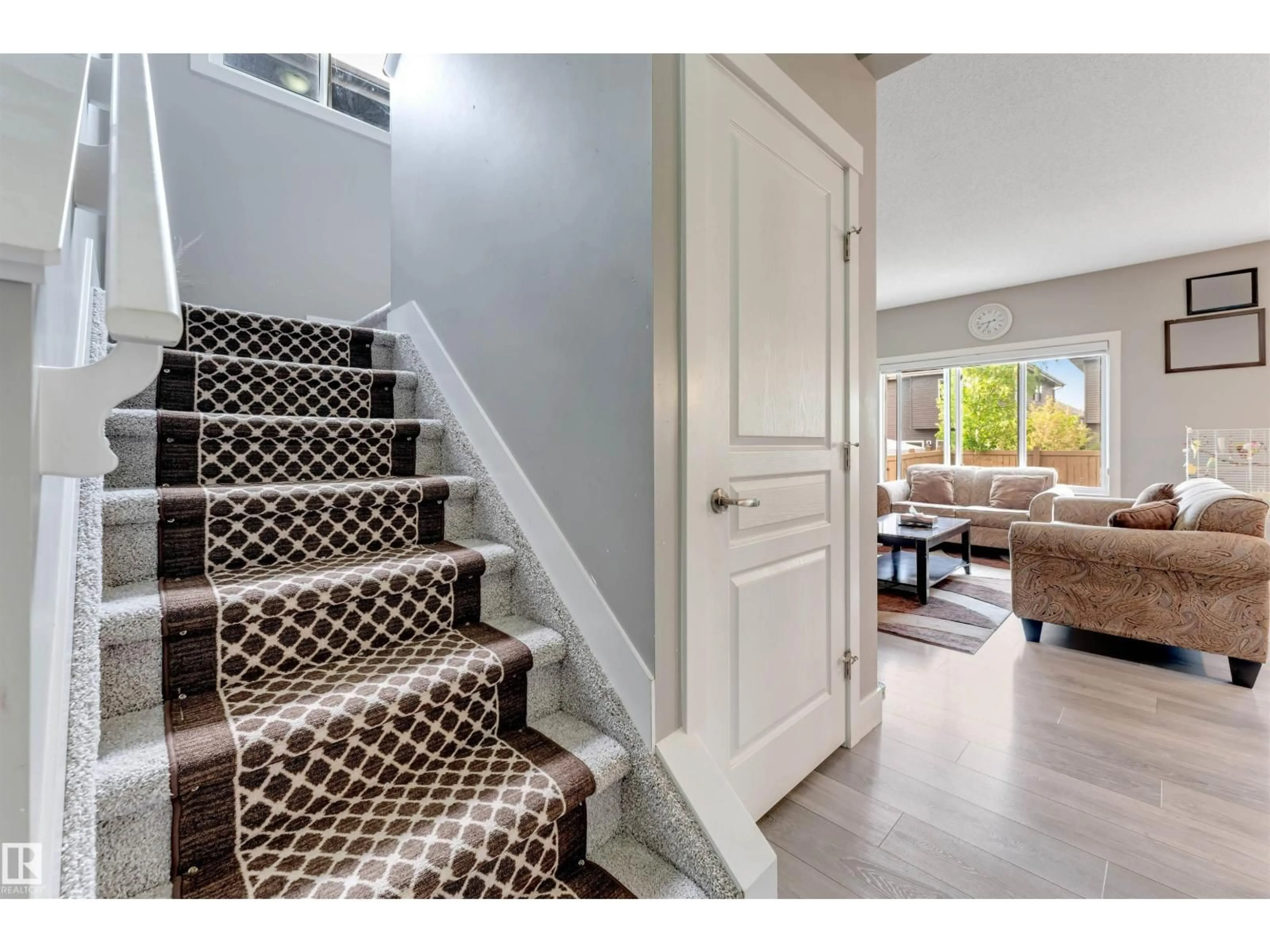 Indoor entryway for 5930 19A AV, Edmonton Alberta T6X2A2