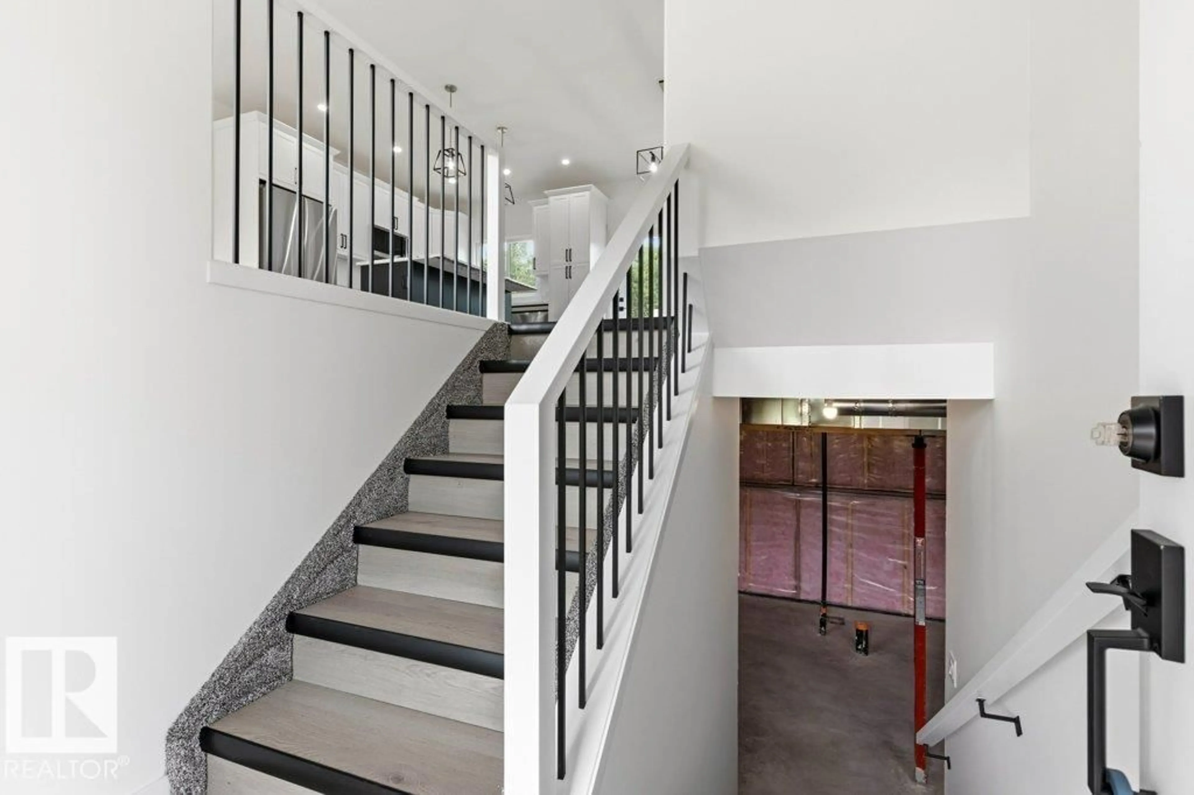 Indoor foyer for #401 - 55108 RANGE ROAD 15, Rural Lac Ste. Anne County Alberta T0E1V0