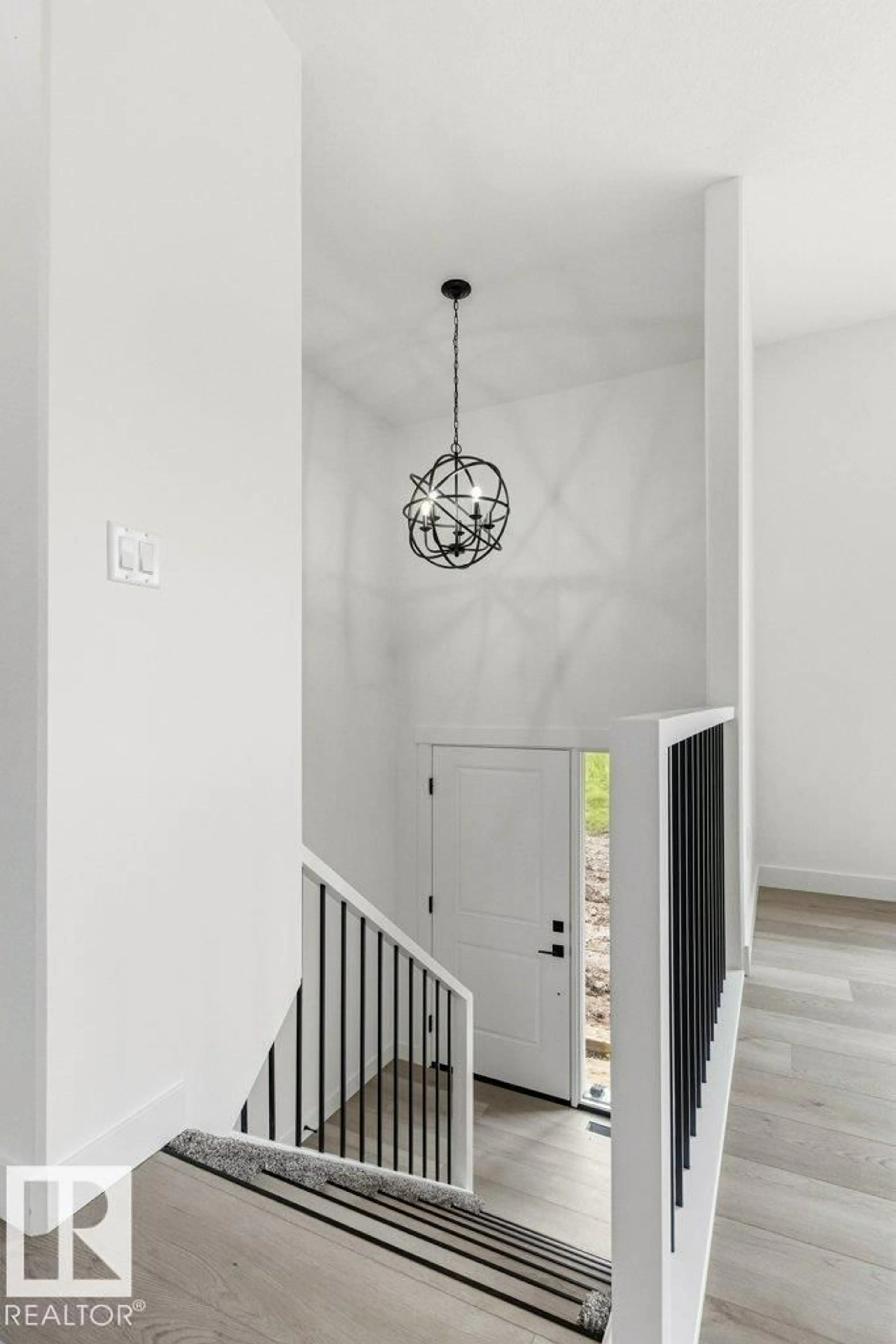 Indoor entryway for #401 - 55108 RANGE ROAD 15, Rural Lac Ste. Anne County Alberta T0E1V0