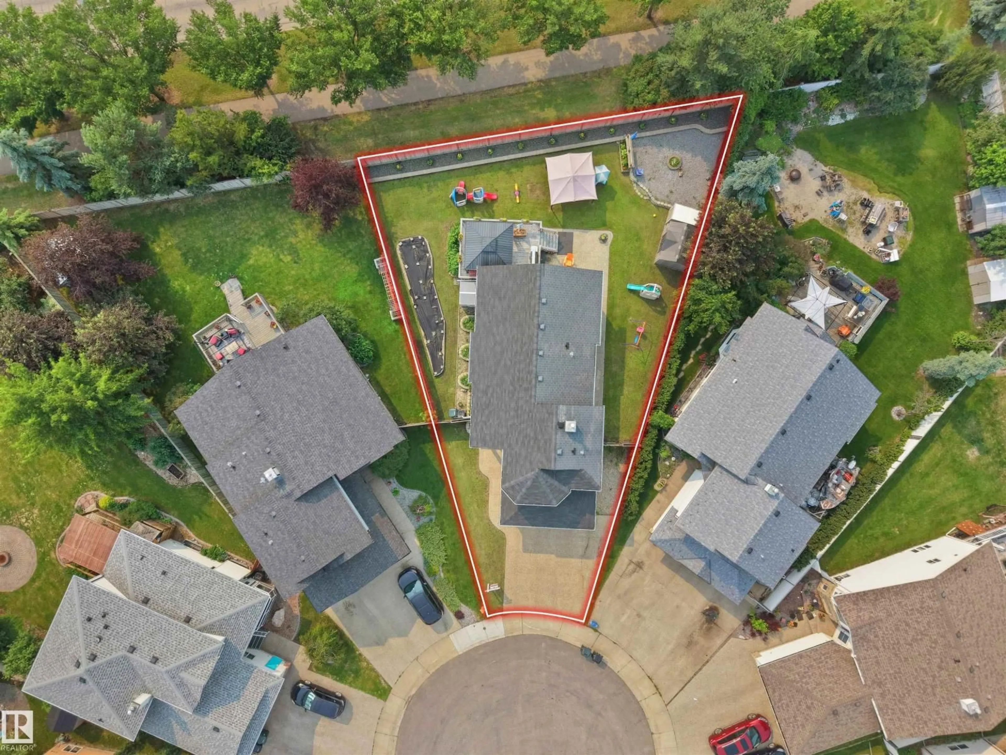 A pic from outside/outdoor area/front of a property/back of a property/a pic from drone, street for N - 34 LAKEWOOD CV, Spruce Grove Alberta T7Z4B4