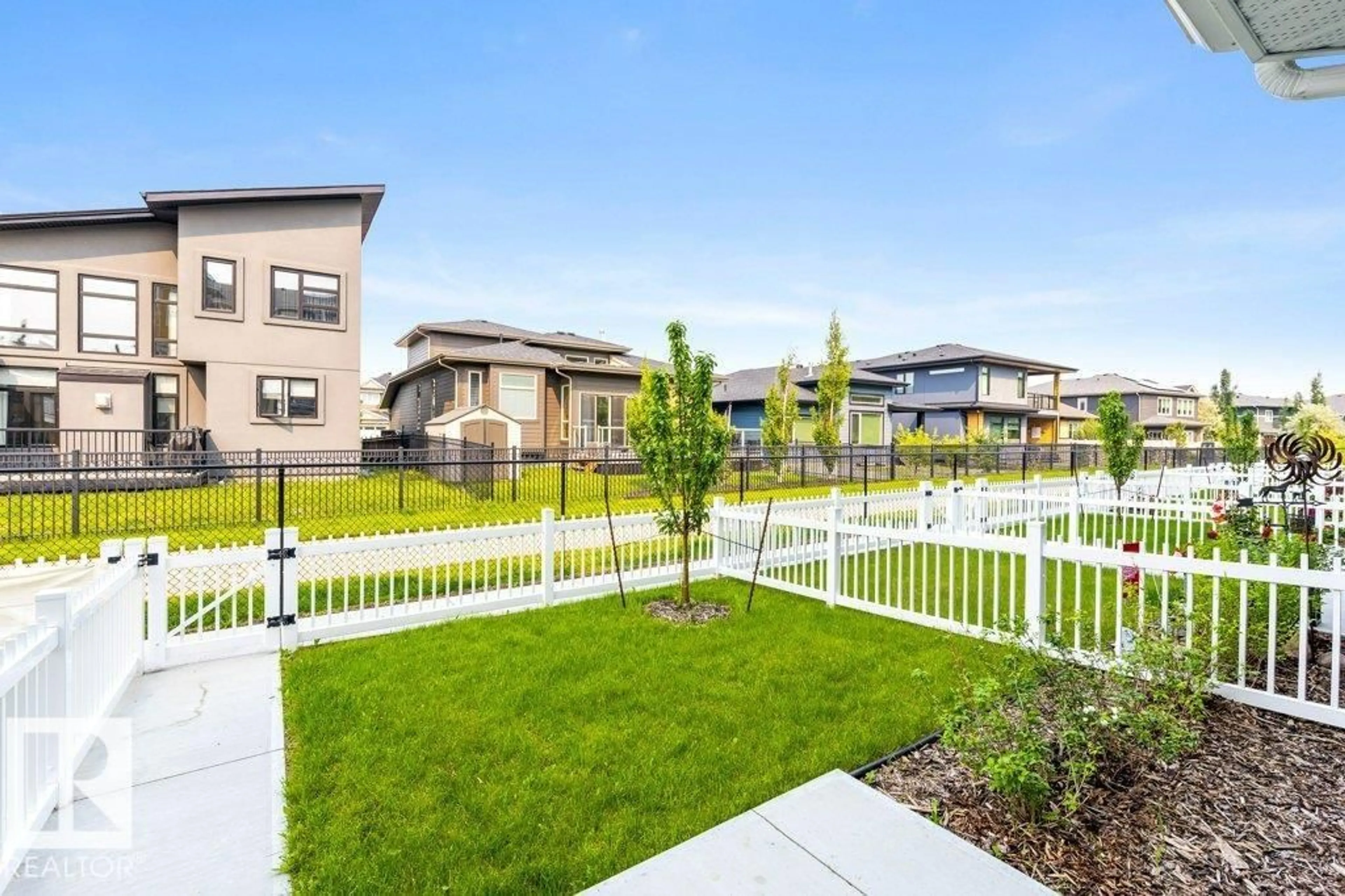 Patio, unknown for 38 150 EVERITT DR, St. Albert Alberta T8N7R8