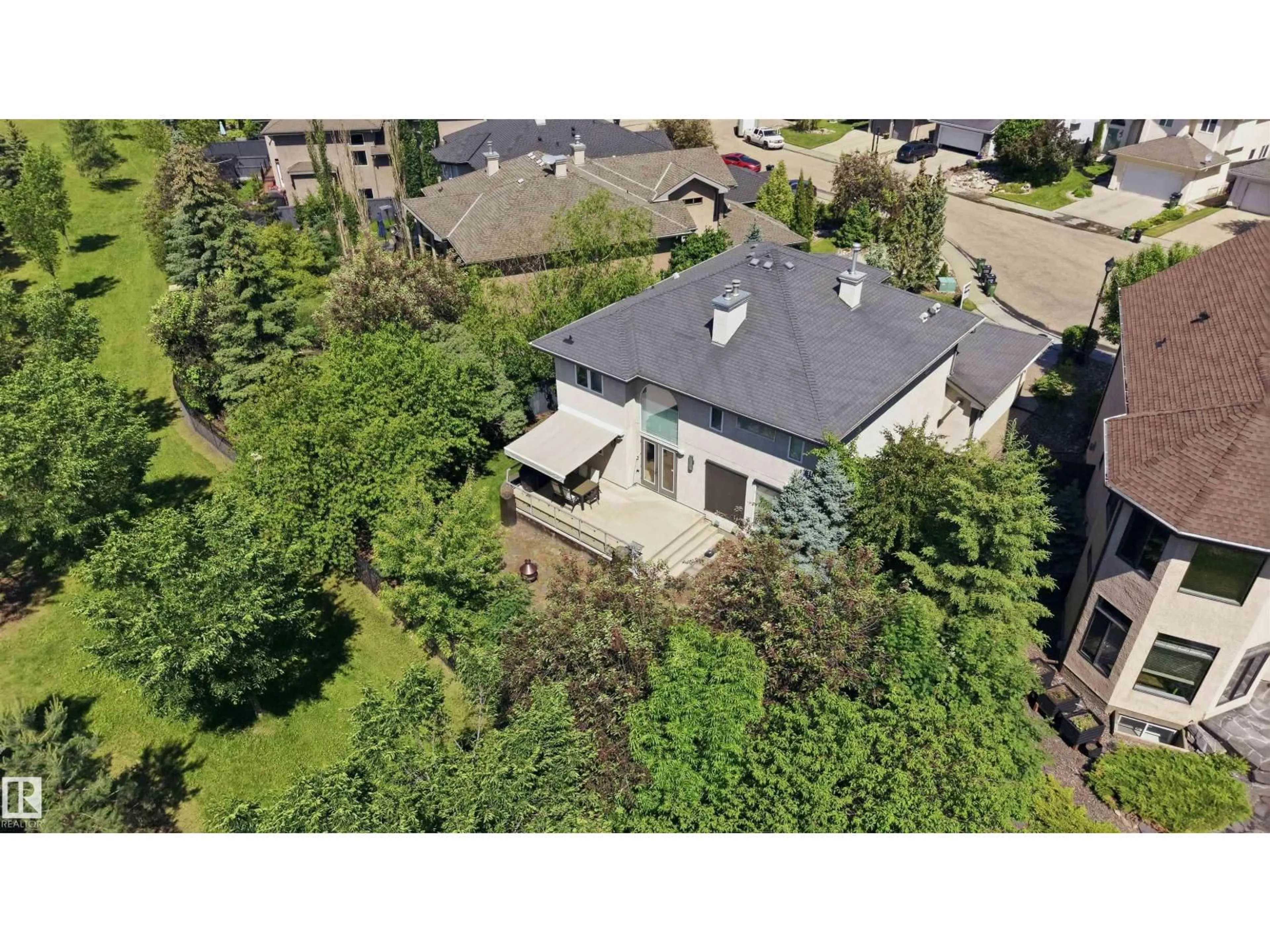 A pic from outside/outdoor area/front of a property/back of a property/a pic from drone, street for 680 TODD LANDING LD, Edmonton Alberta T6R3N1