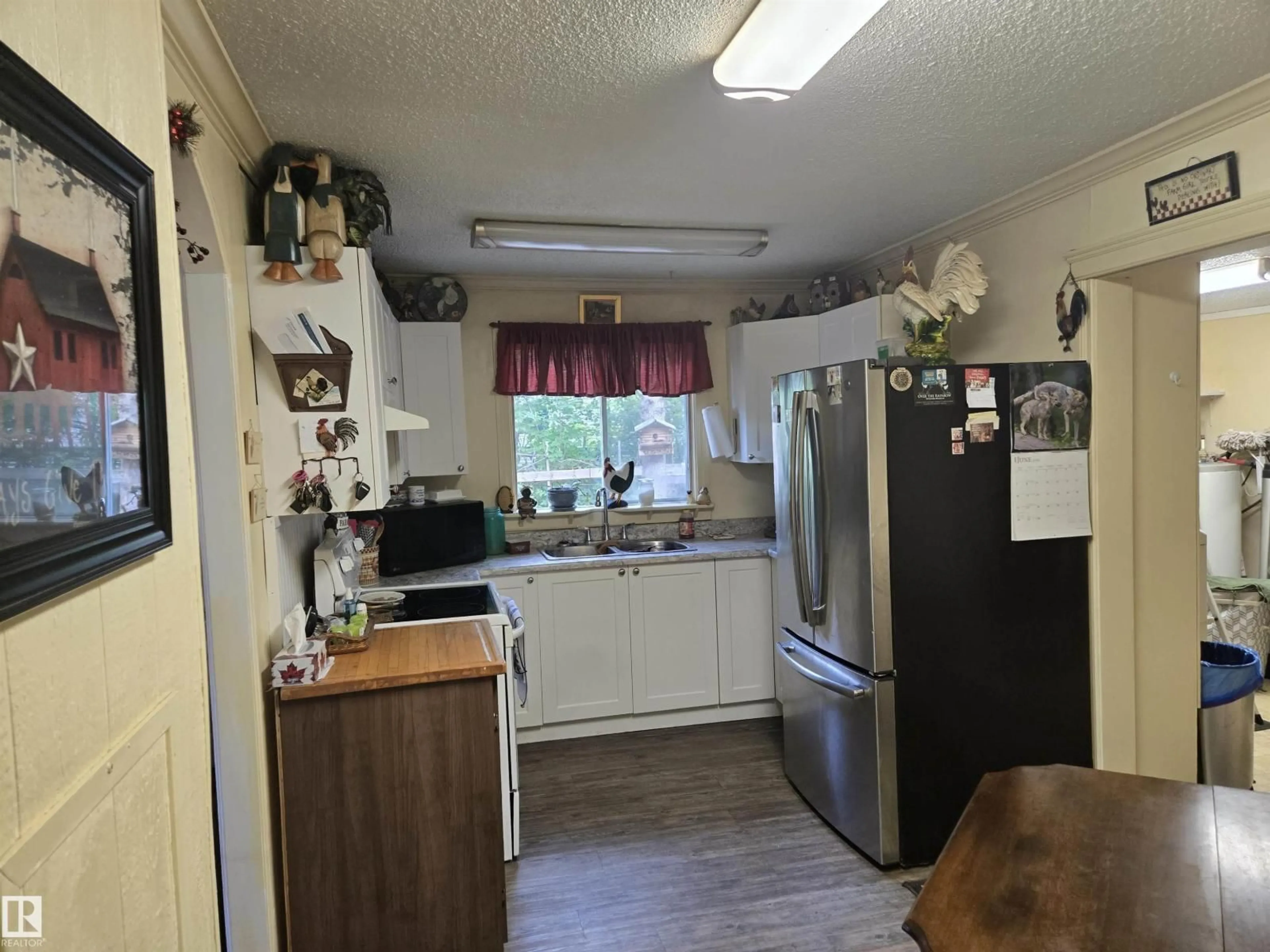 Standard kitchen, unknown for 5211 47 AV, Rural Lac Ste. Anne County Alberta T0E0A0
